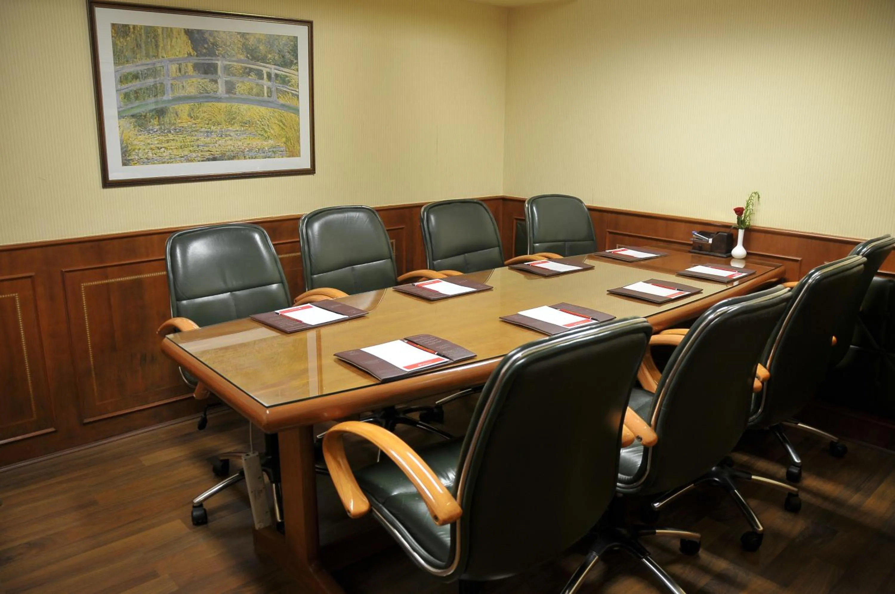 Business facilities in Ramada Plaza By Wyndham Palm Grove