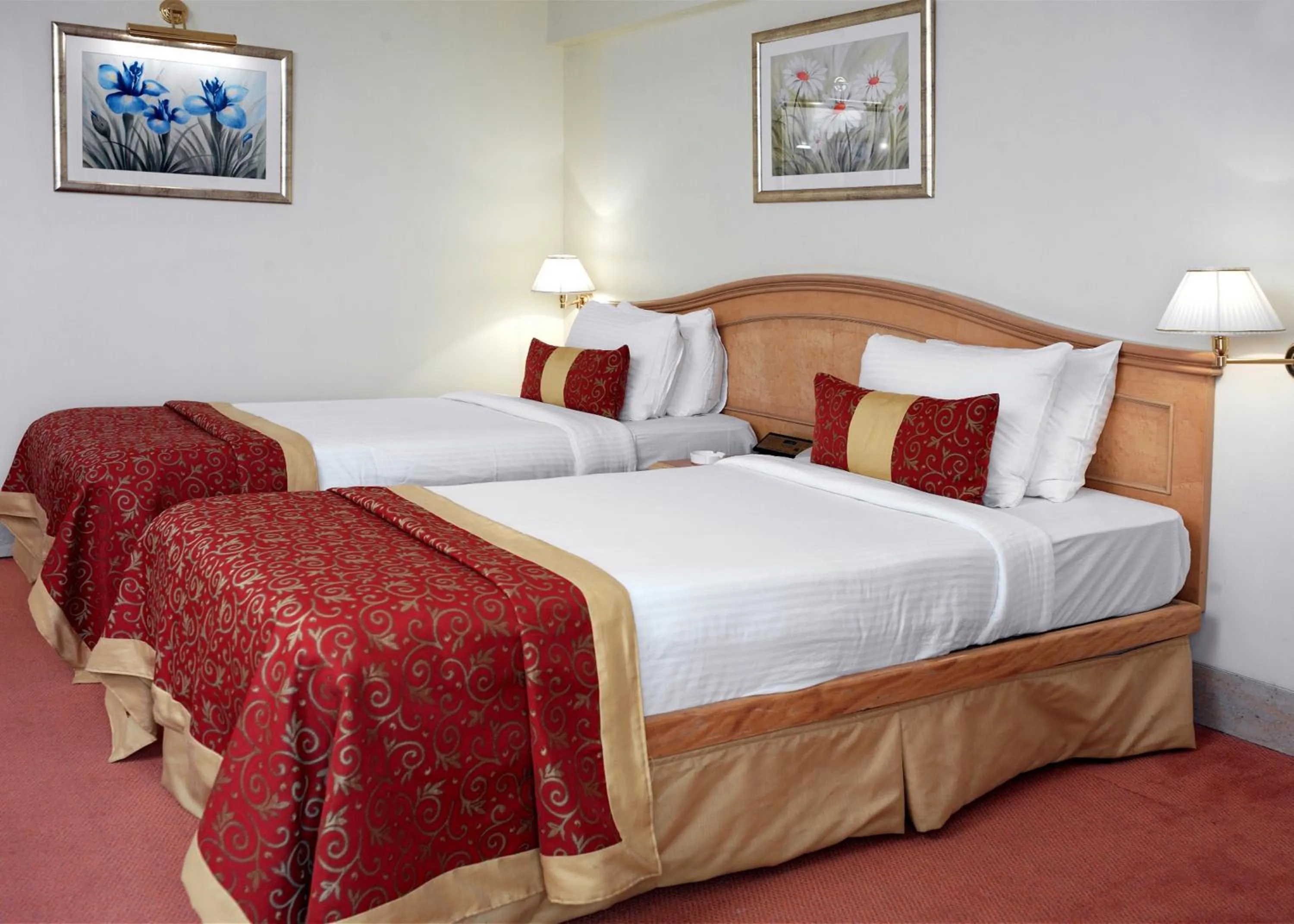 Bedroom, Bed in Ramada Plaza By Wyndham Palm Grove