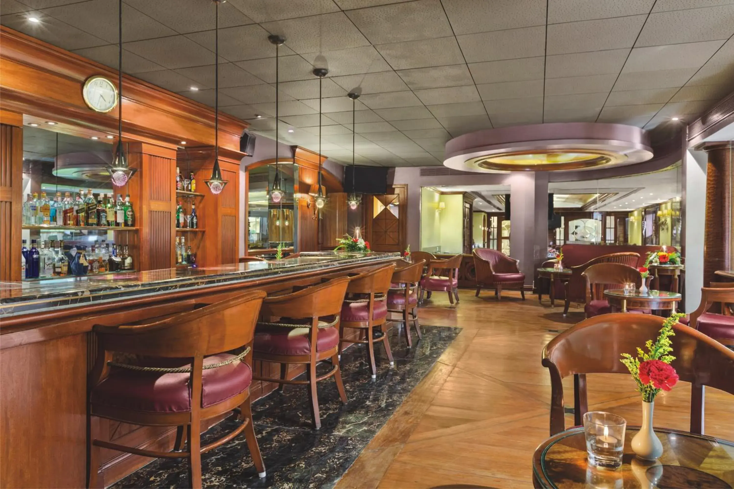 Lounge or bar in Ramada Plaza By Wyndham Palm Grove Lounge or bar in Ramada Plaza By Wyndham Palm Grove