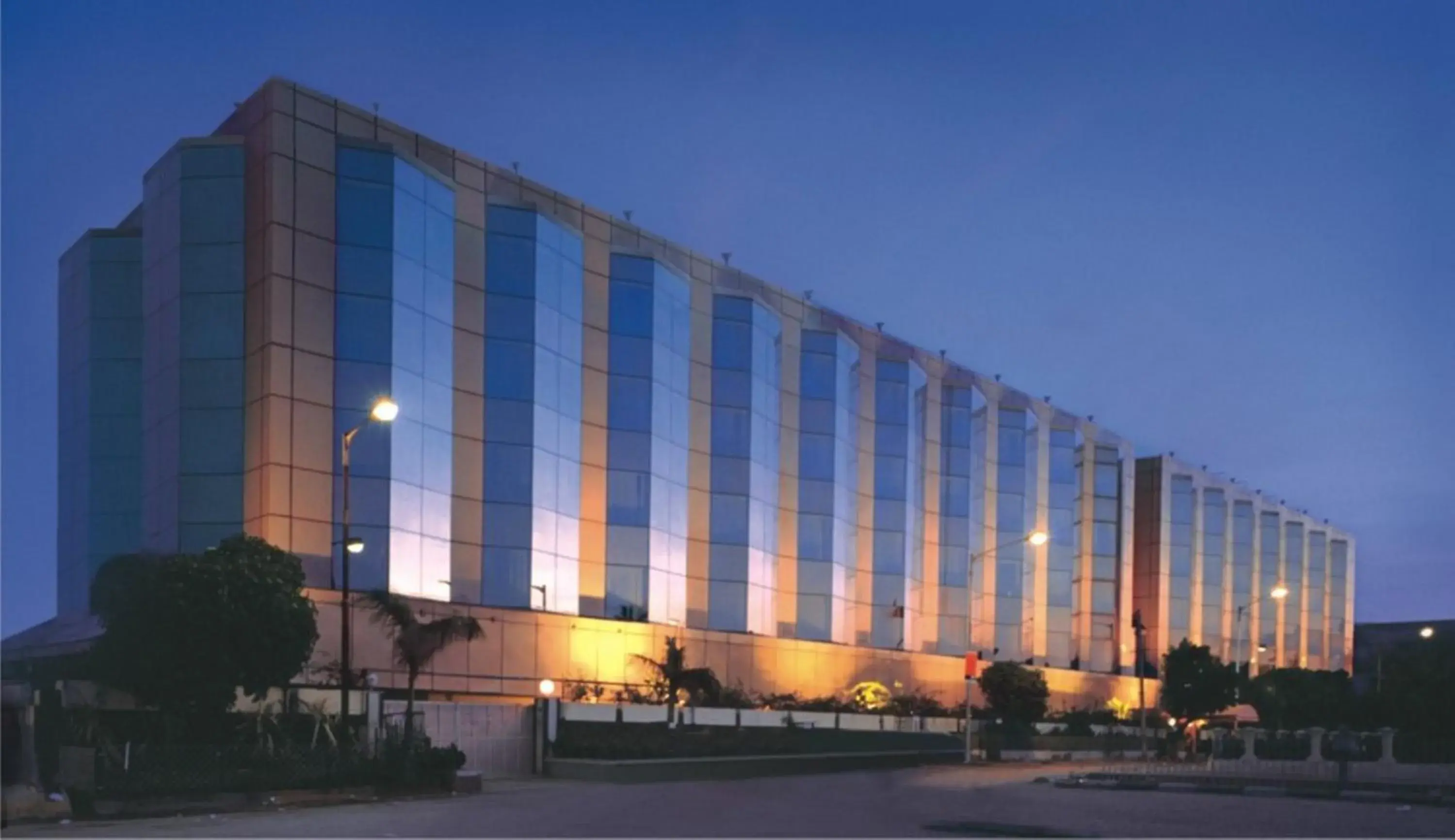 Facade/entrance in Ramada Plaza By Wyndham Palm Grove Facade/entrance in Ramada Plaza By Wyndham Palm Grove