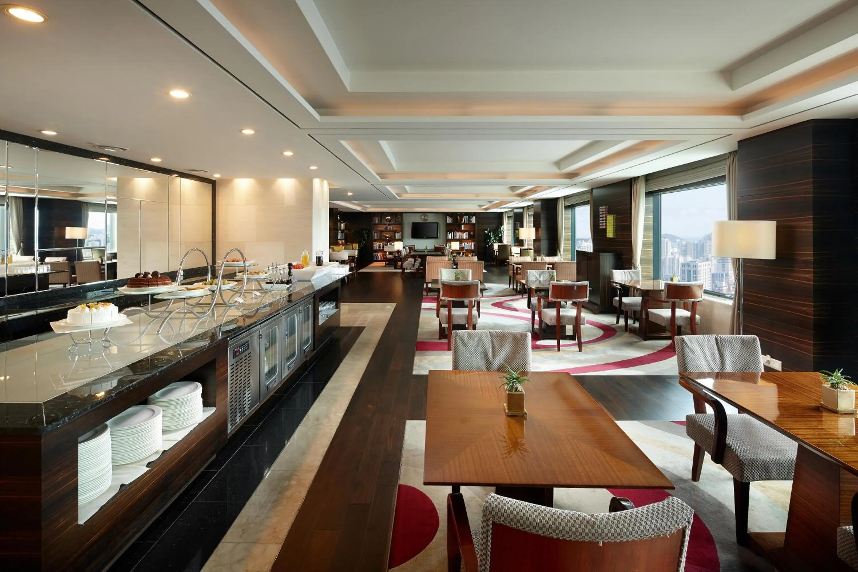 Lounge or bar in Lotte Hotel Busan