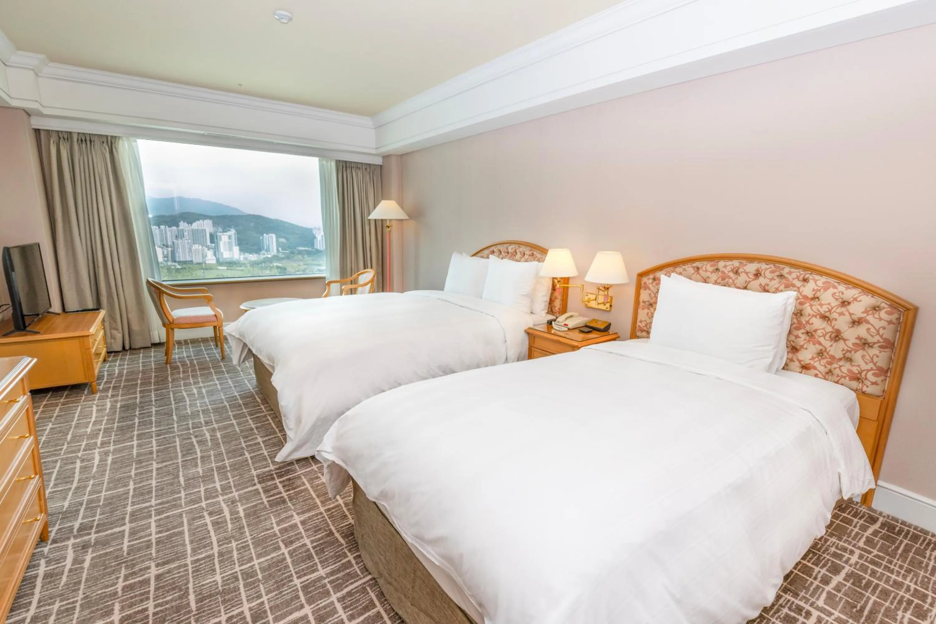 Bed in Lotte Hotel Busan