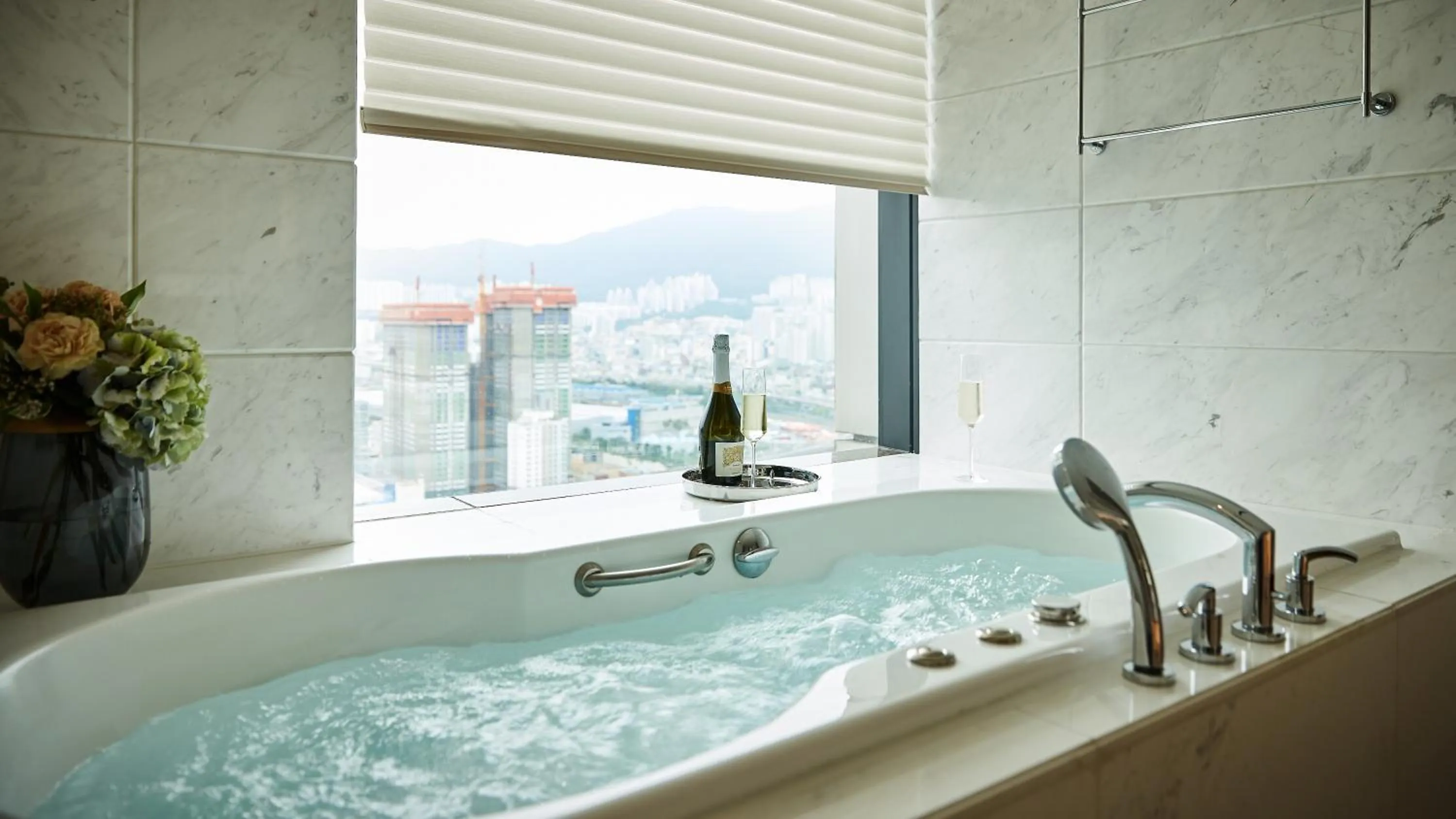 Bathroom in Lotte Hotel Busan