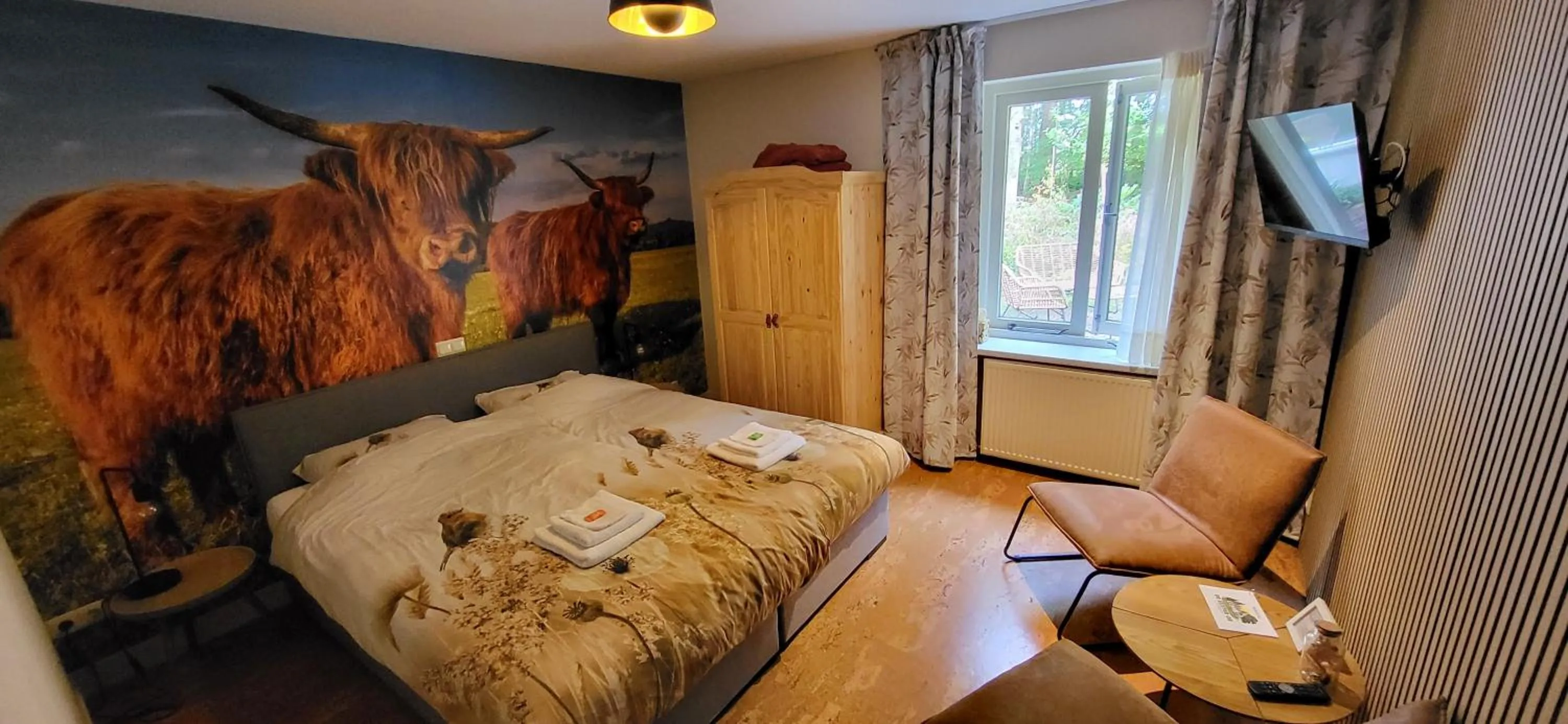 Bed in Herberg De Eexter Os