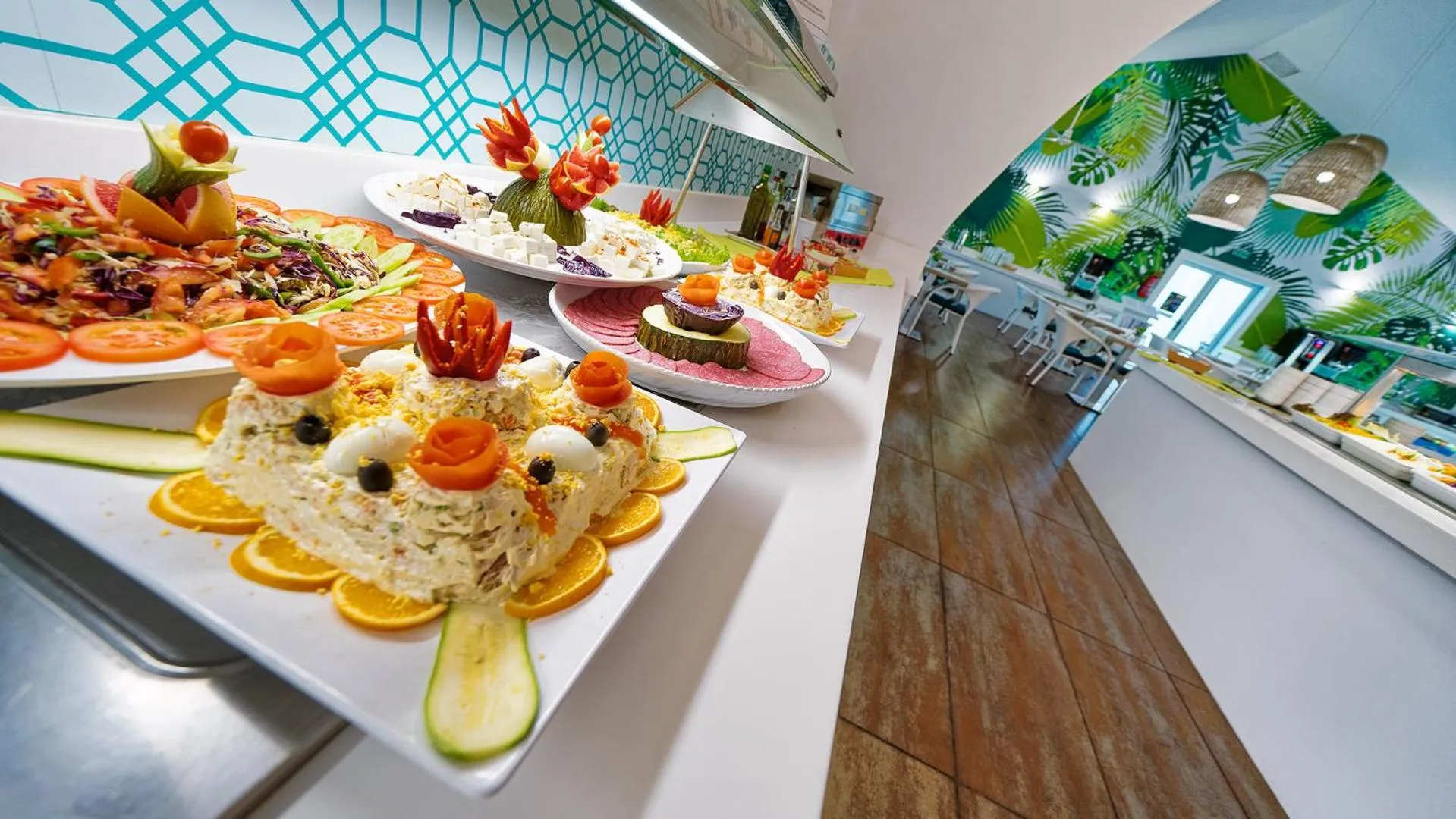 Restaurant/places to eat in Canary Garden Club