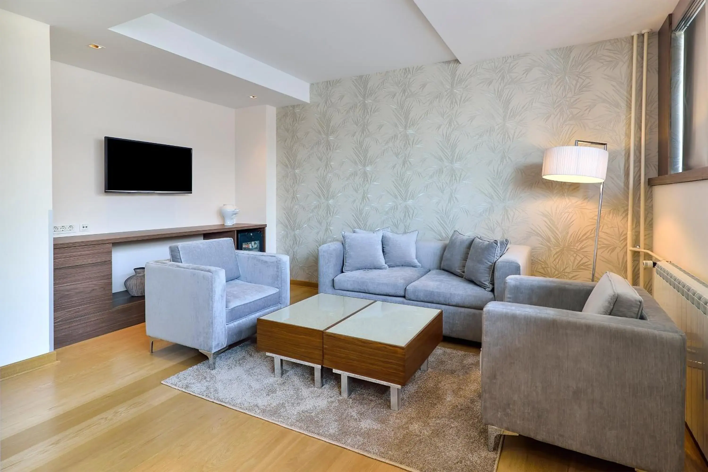 TV and multimedia in Belgrade Art Hotel, a member of Radisson Individuals TV and multimedia in Belgrade Art Hotel, a member of Radisson Individuals