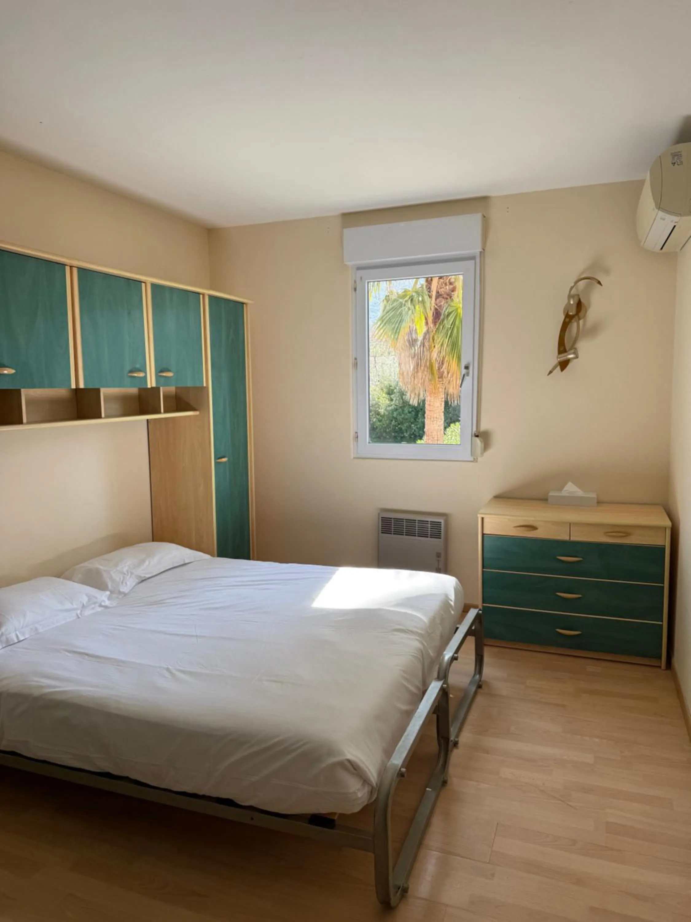 Bed in Hôtel Thalassa