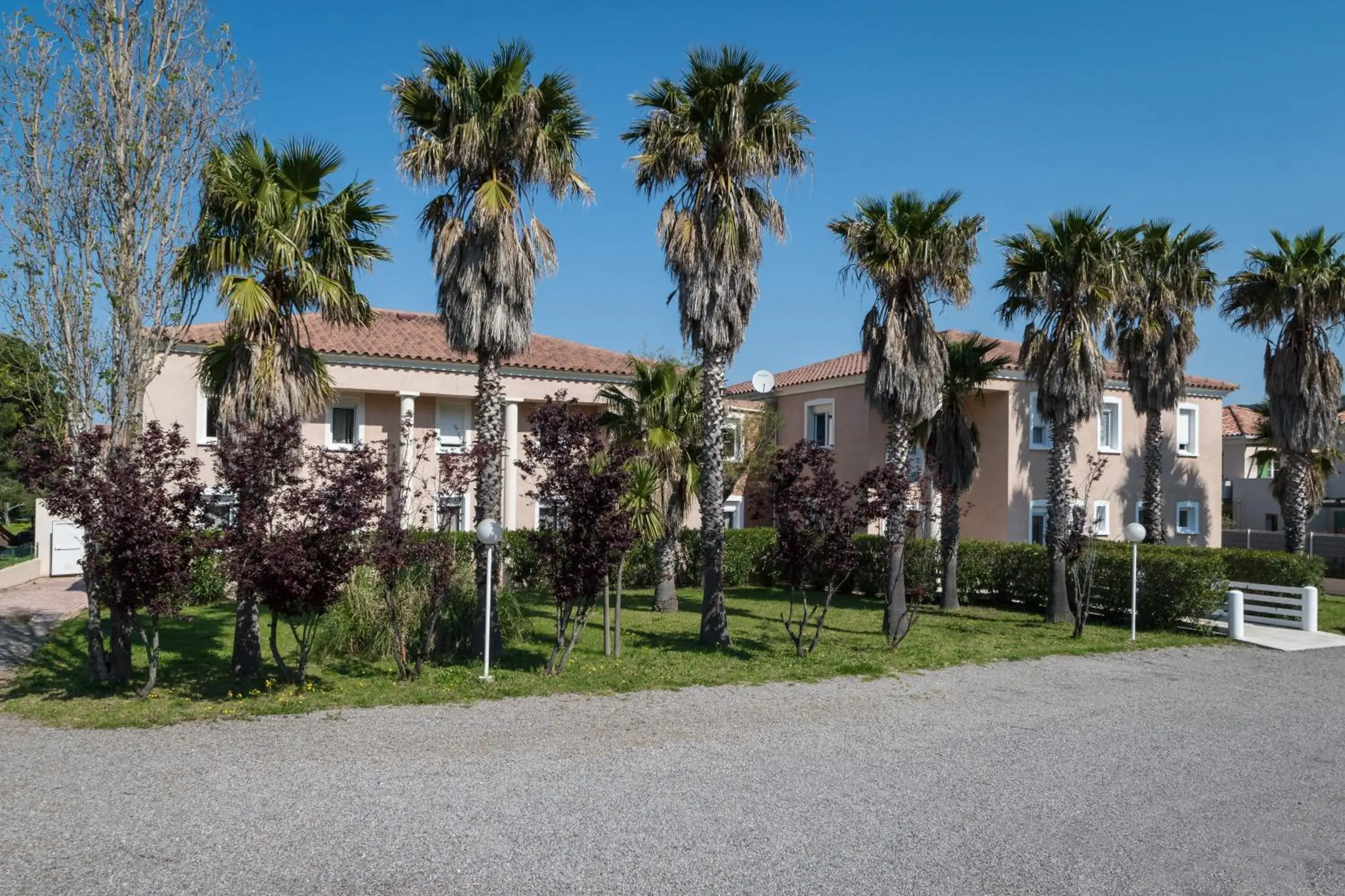 Facade/entrance in Hôtel Thalassa Facade/entrance in Hôtel Thalassa