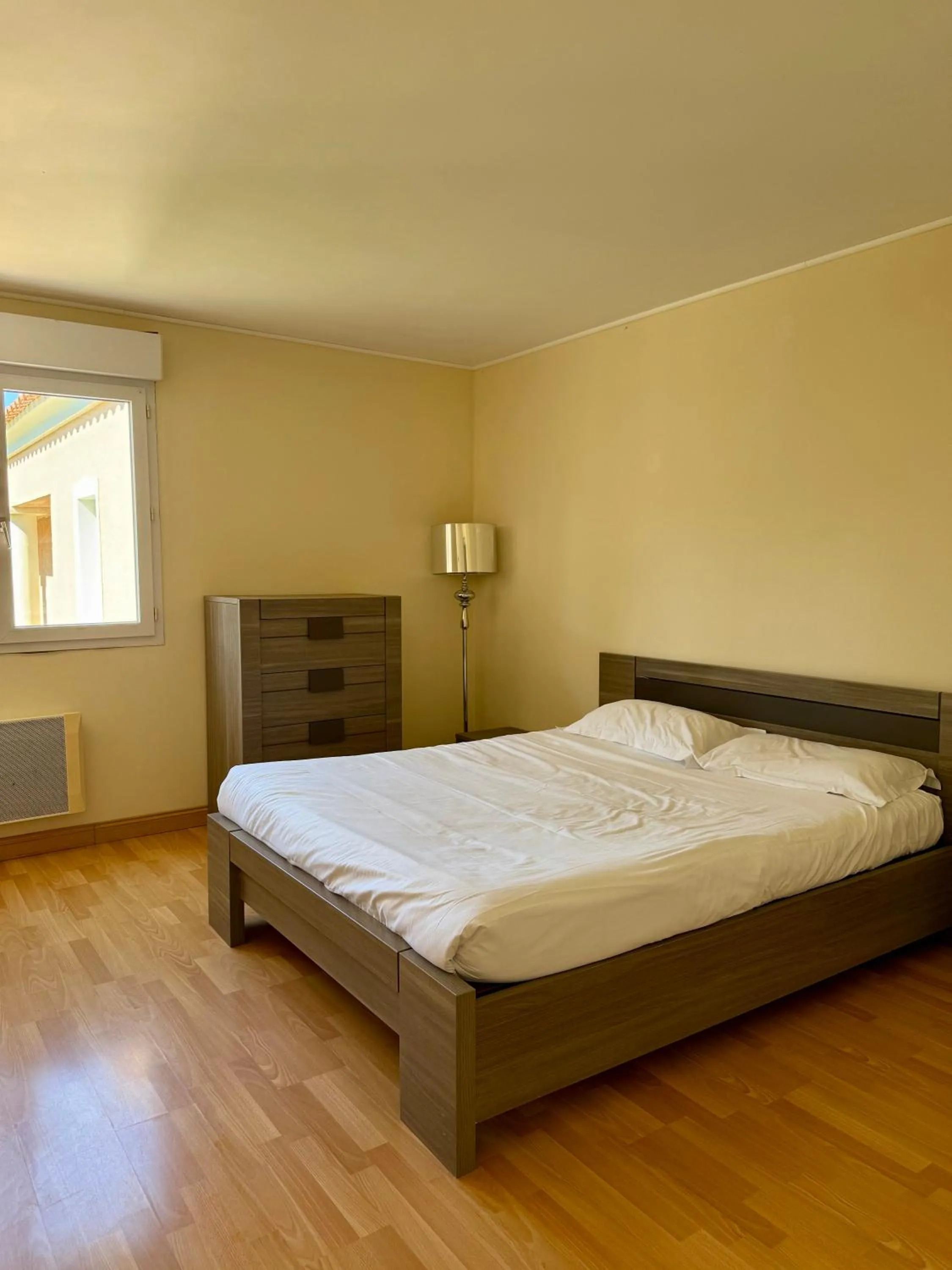 Bed in Hôtel Thalassa