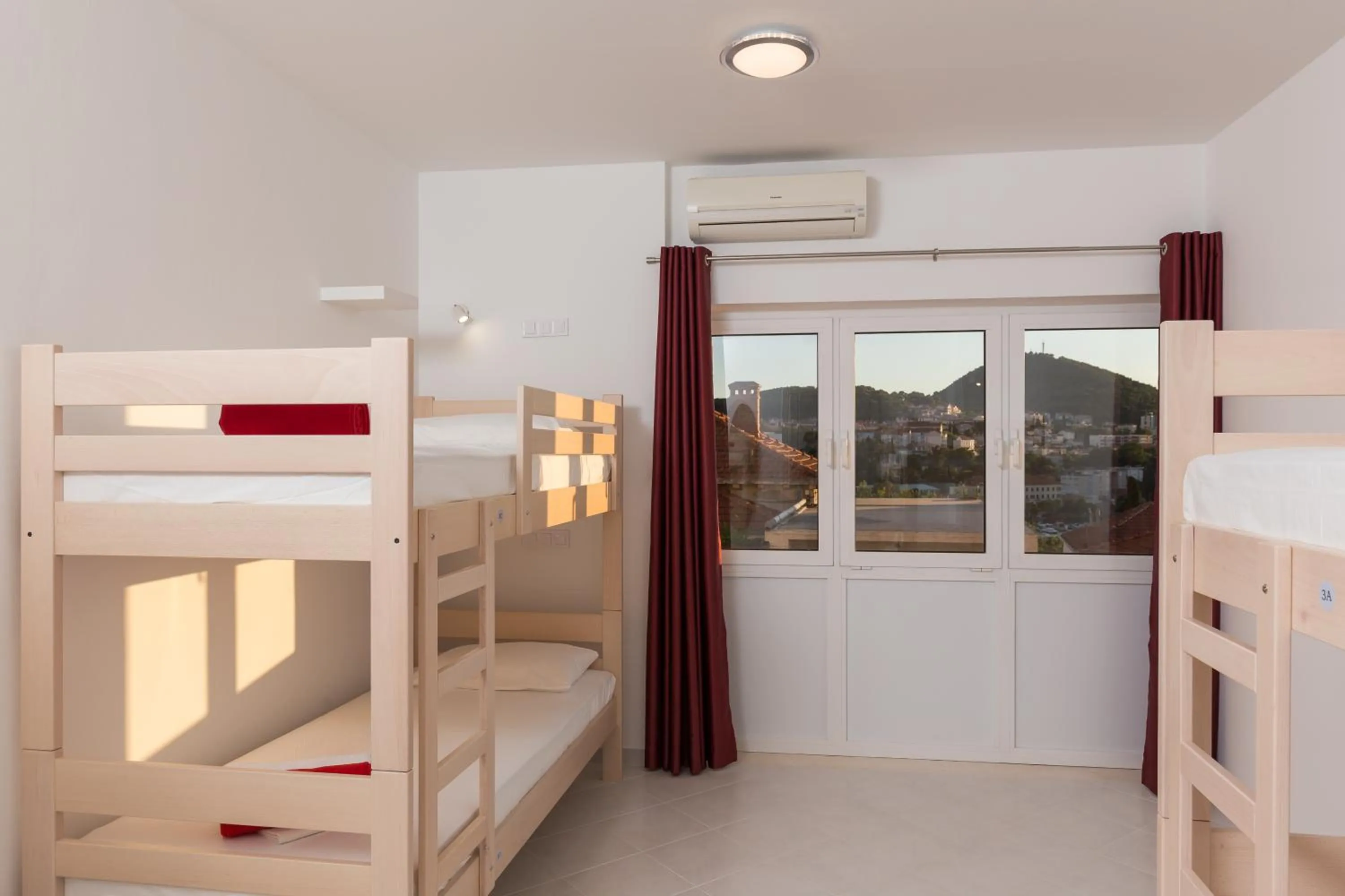bunk bed, Bed in Hostel Free Bird