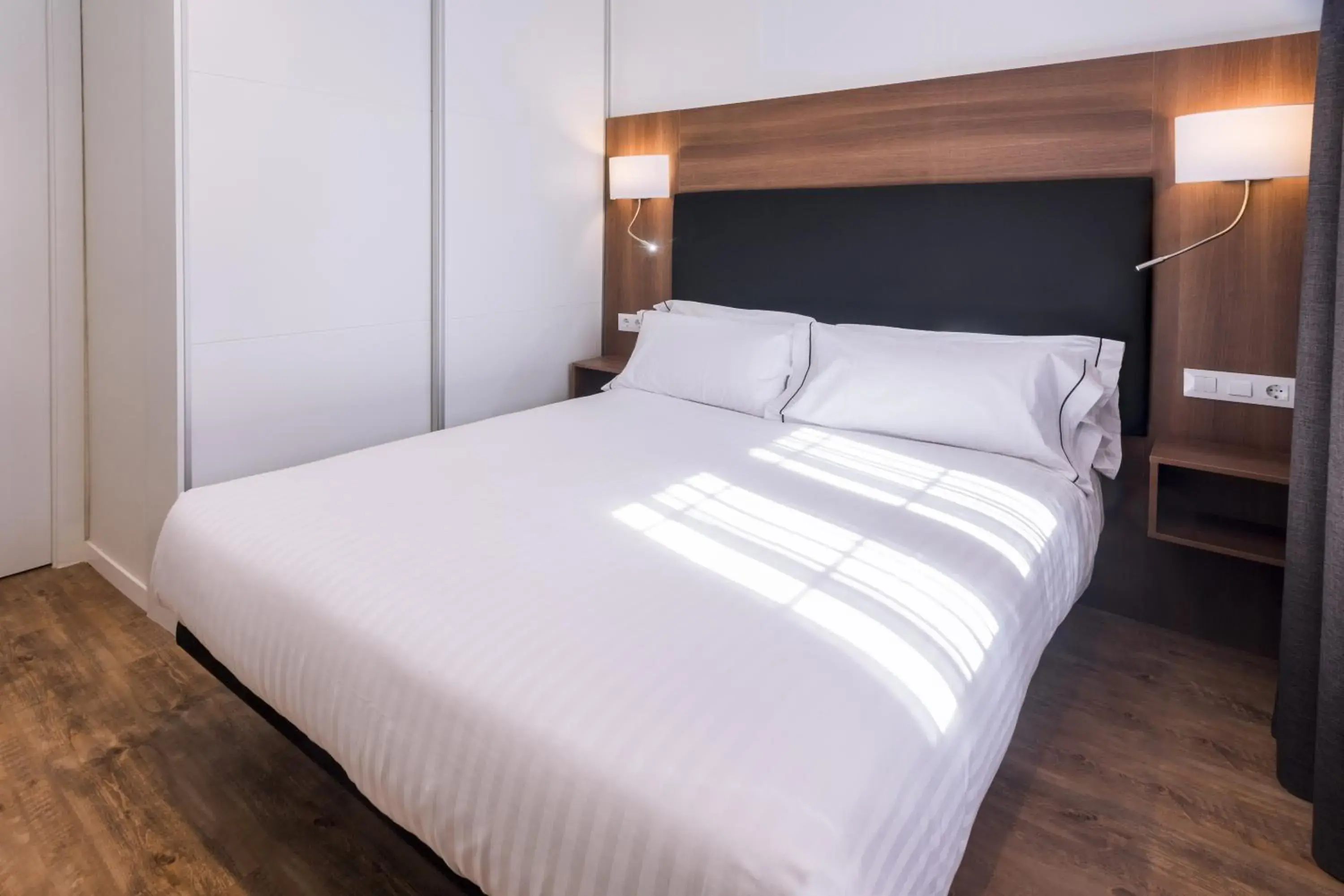 Bed in Apartments Playa de Castelldefels Bed in Apartments Playa de Castelldefels