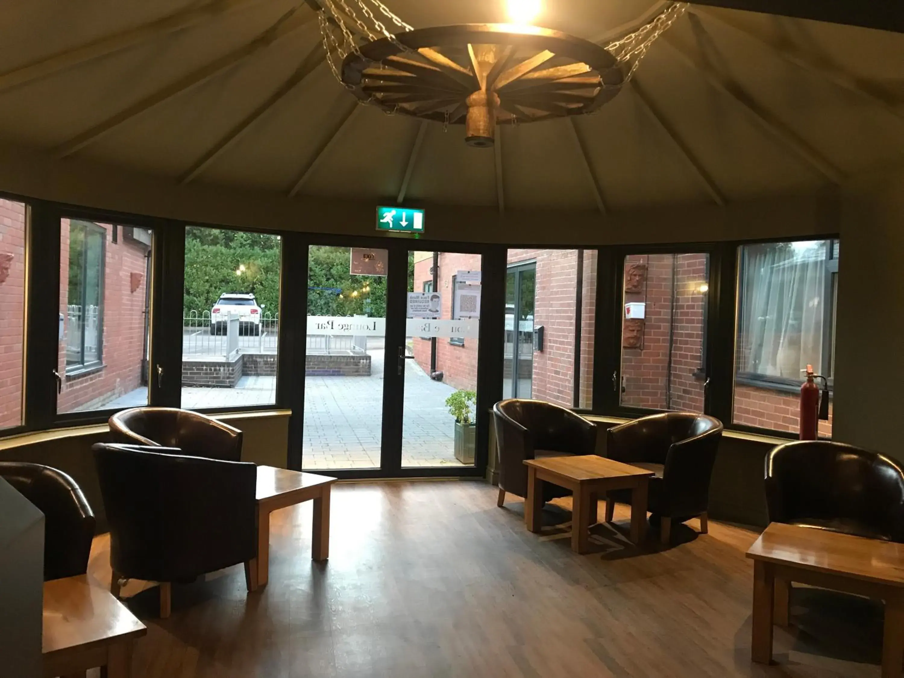 Lounge/Bar in Beverley Hotel