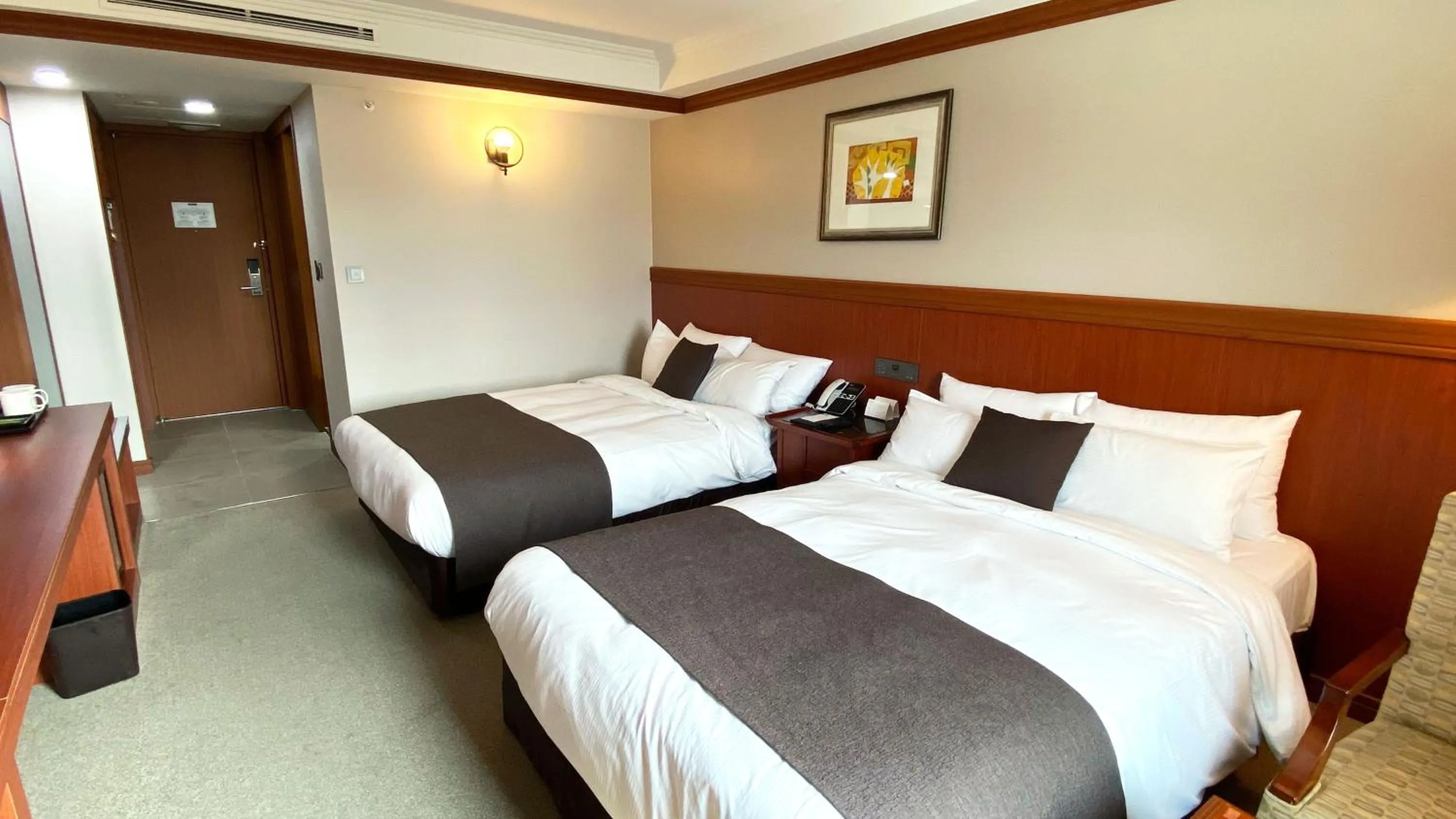 Bed in Commodore Hotel Gyeongju