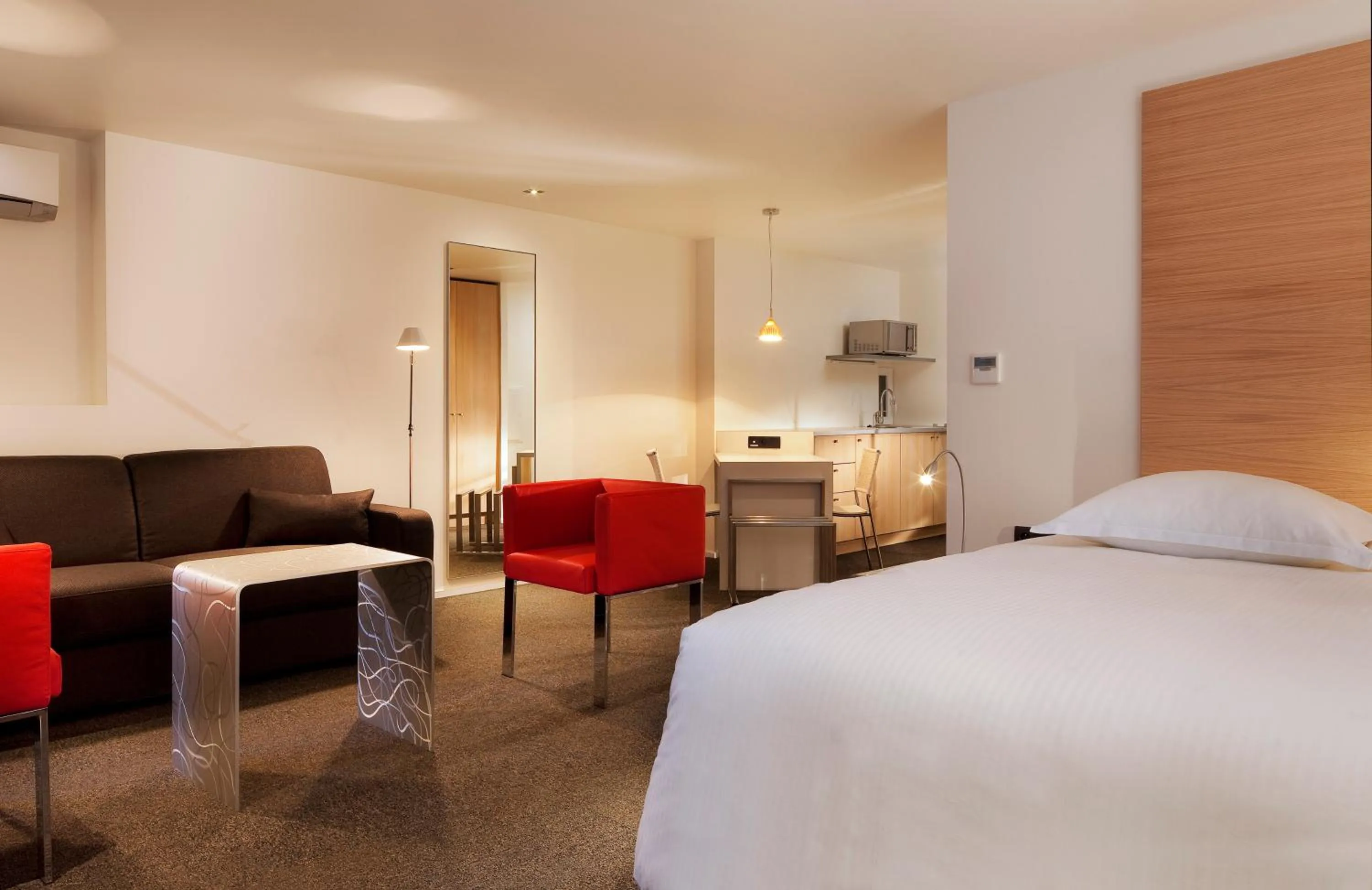 Photo of the whole room, Bed in Hotel Le Pavillon 7