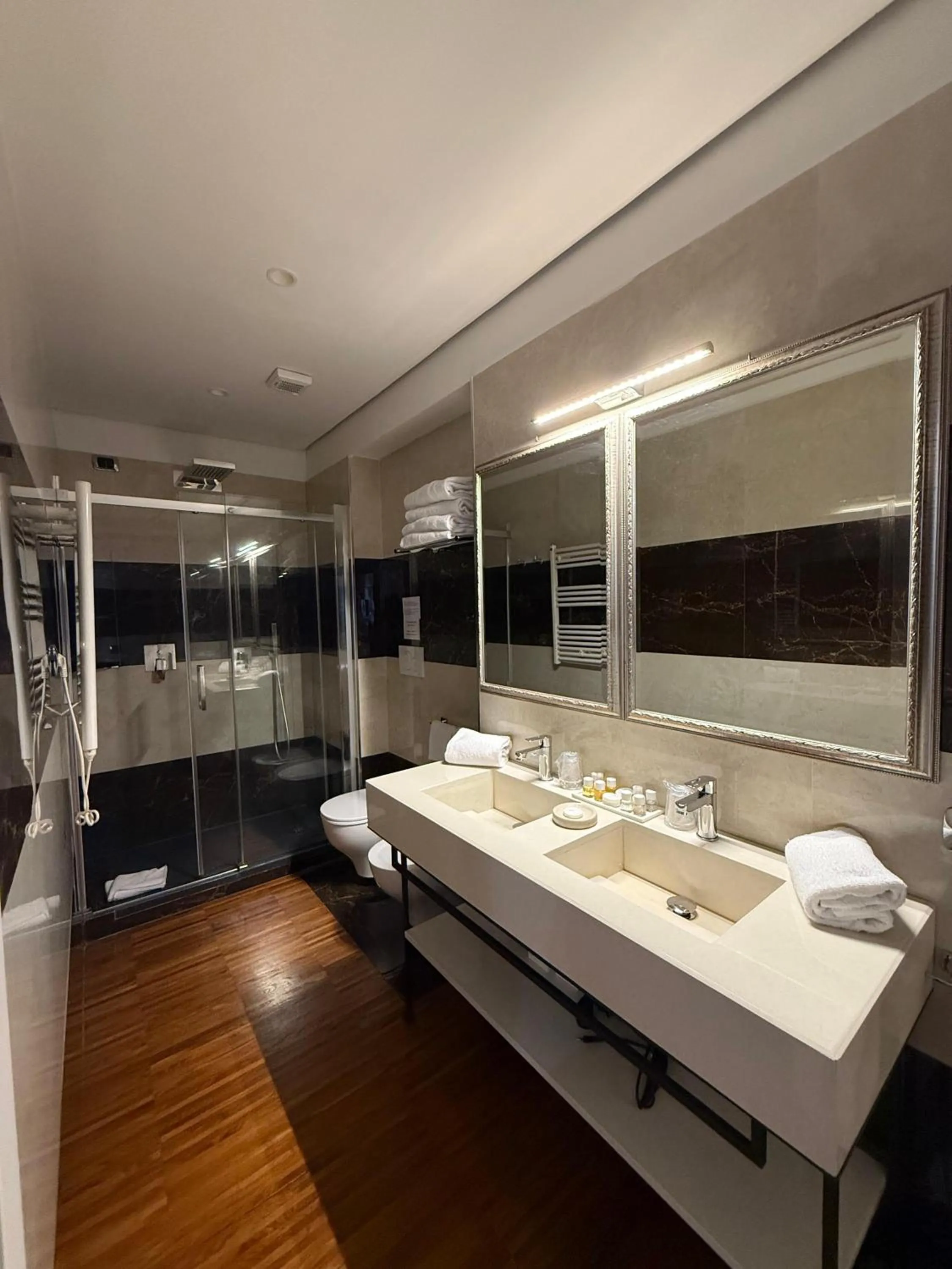 Bathroom in I TRE MOSCHETTIERI - D'ARTAGNAN Luxury Guest House