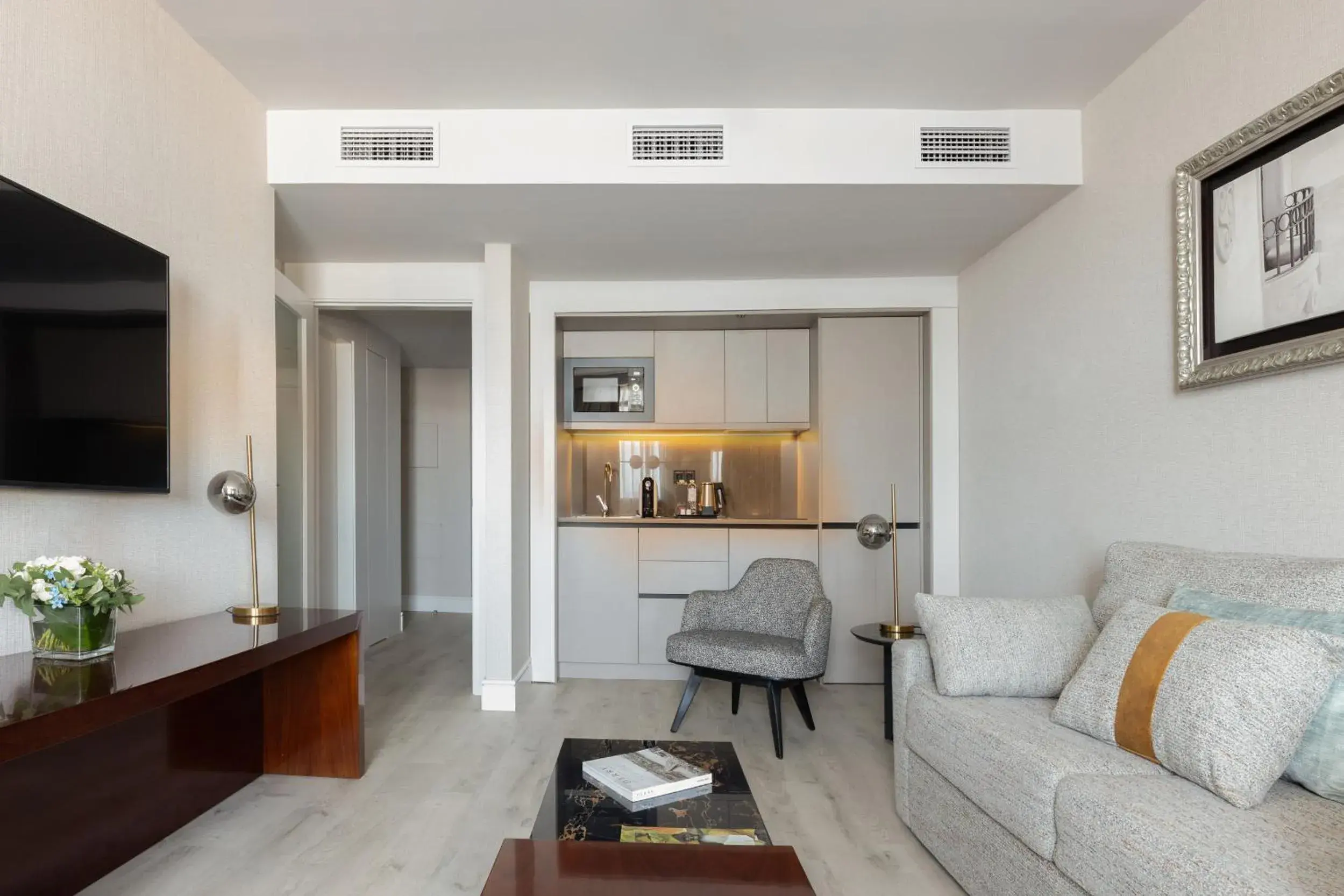 Kitchen or kitchenette in Suites Center Barcelona Kitchen or kitchenette in Suites Center Barcelona