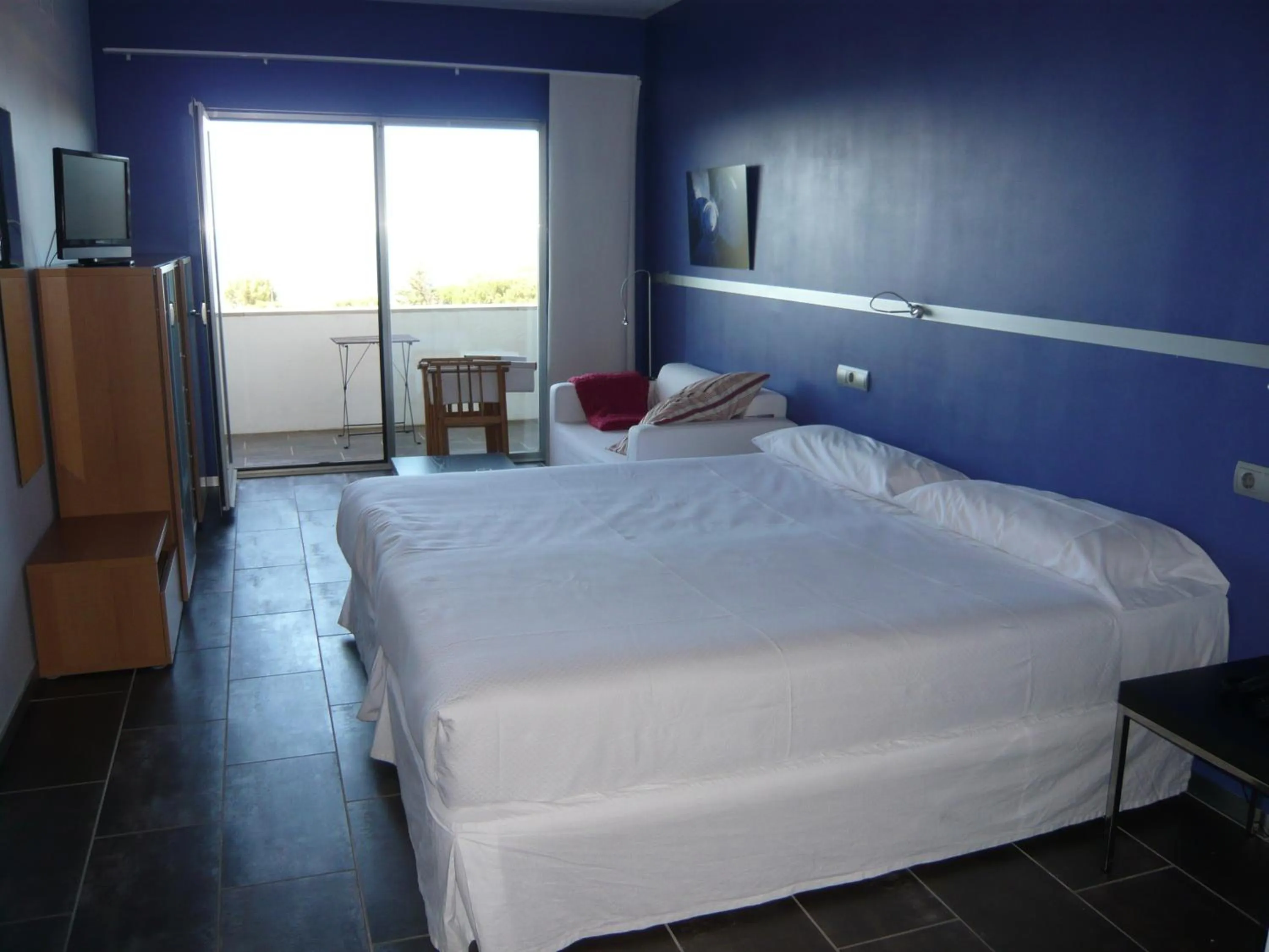 Photo of the whole room, Bed in Mazagonia