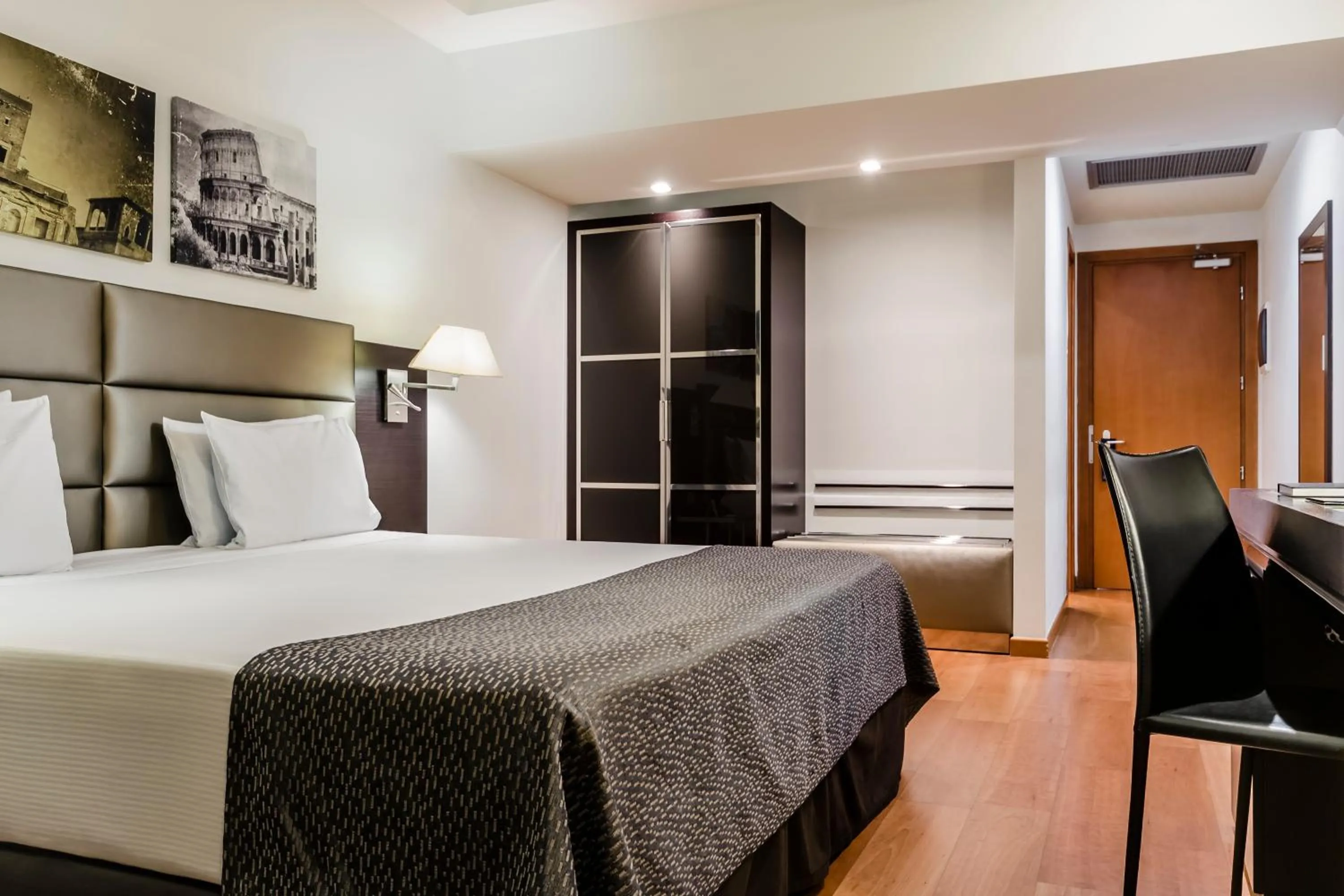 Photo of the whole room, Bed in Eurostars Roma Aeterna