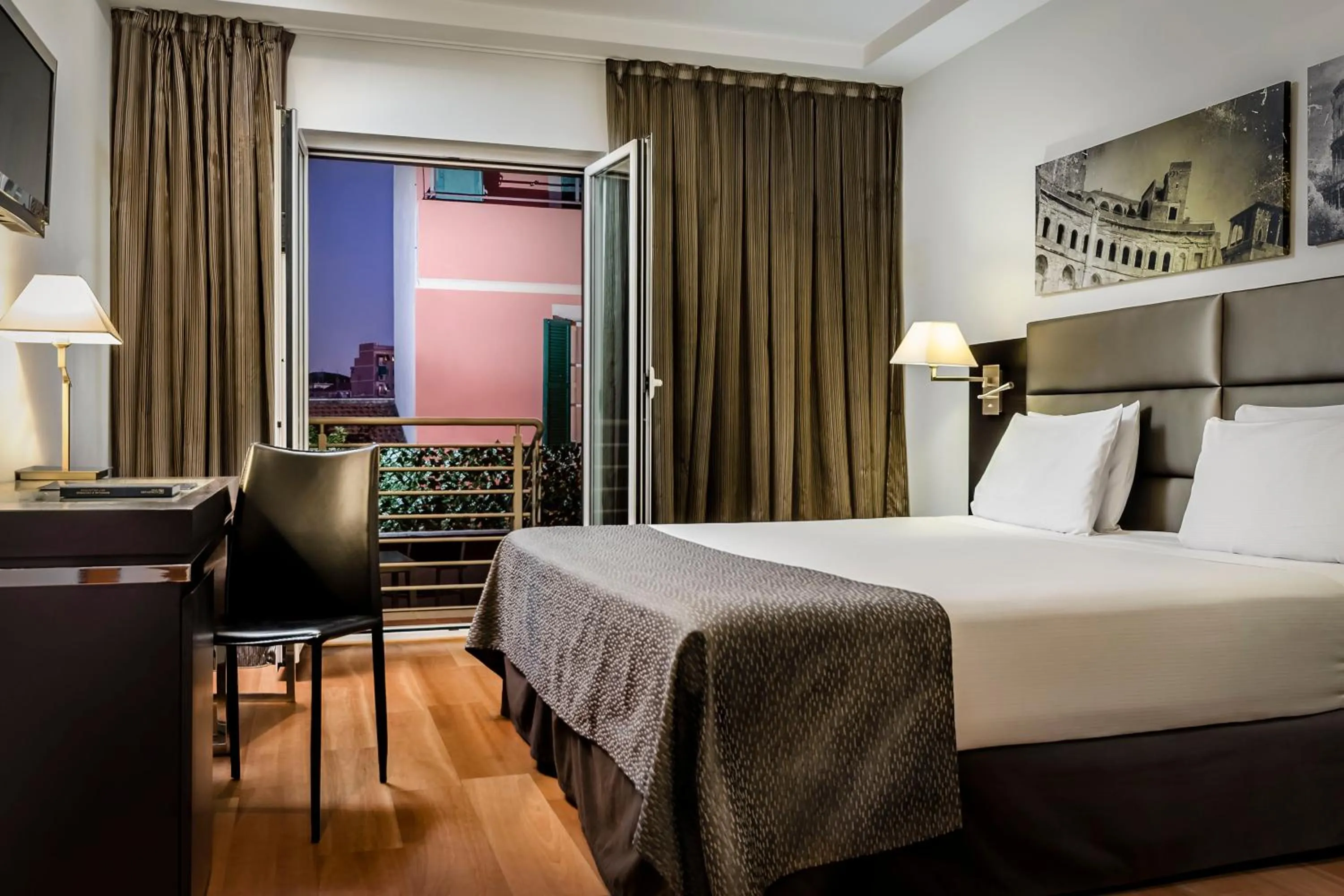 Bed in Eurostars Roma Aeterna