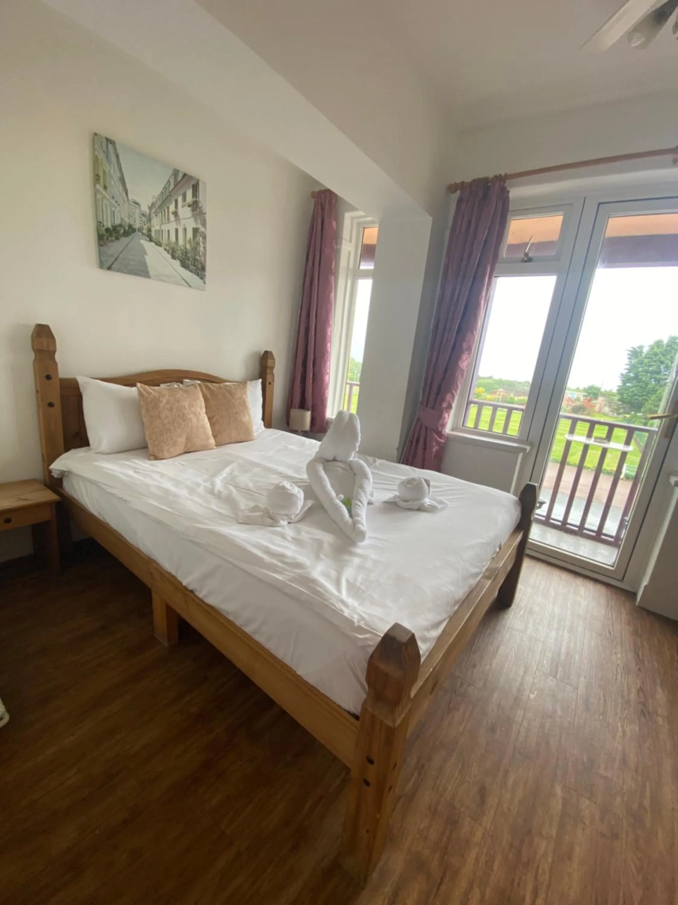 Photo of the whole room, Bed in The Grand Hotel