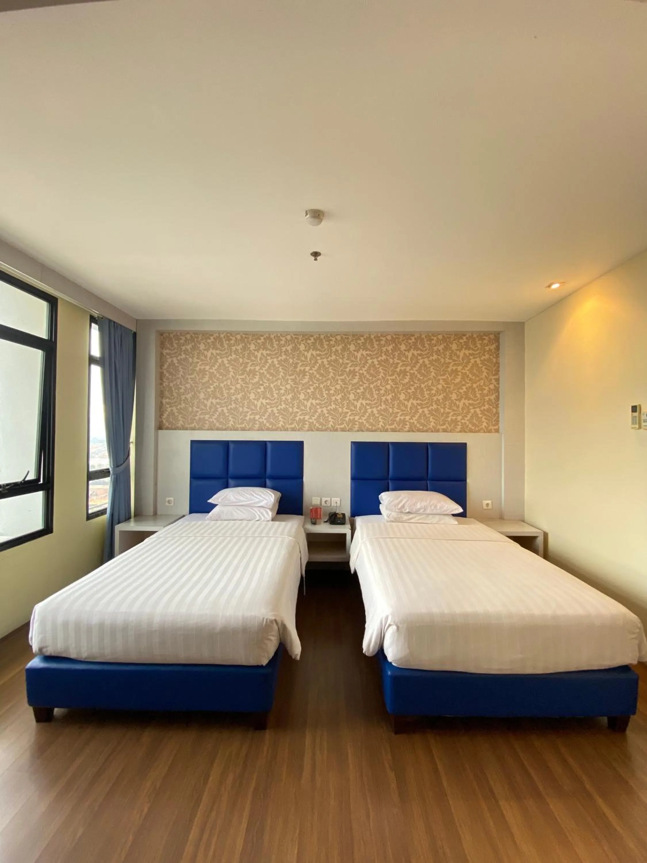 Bedroom, Bed in Grand Pasundan Convention Hotel
