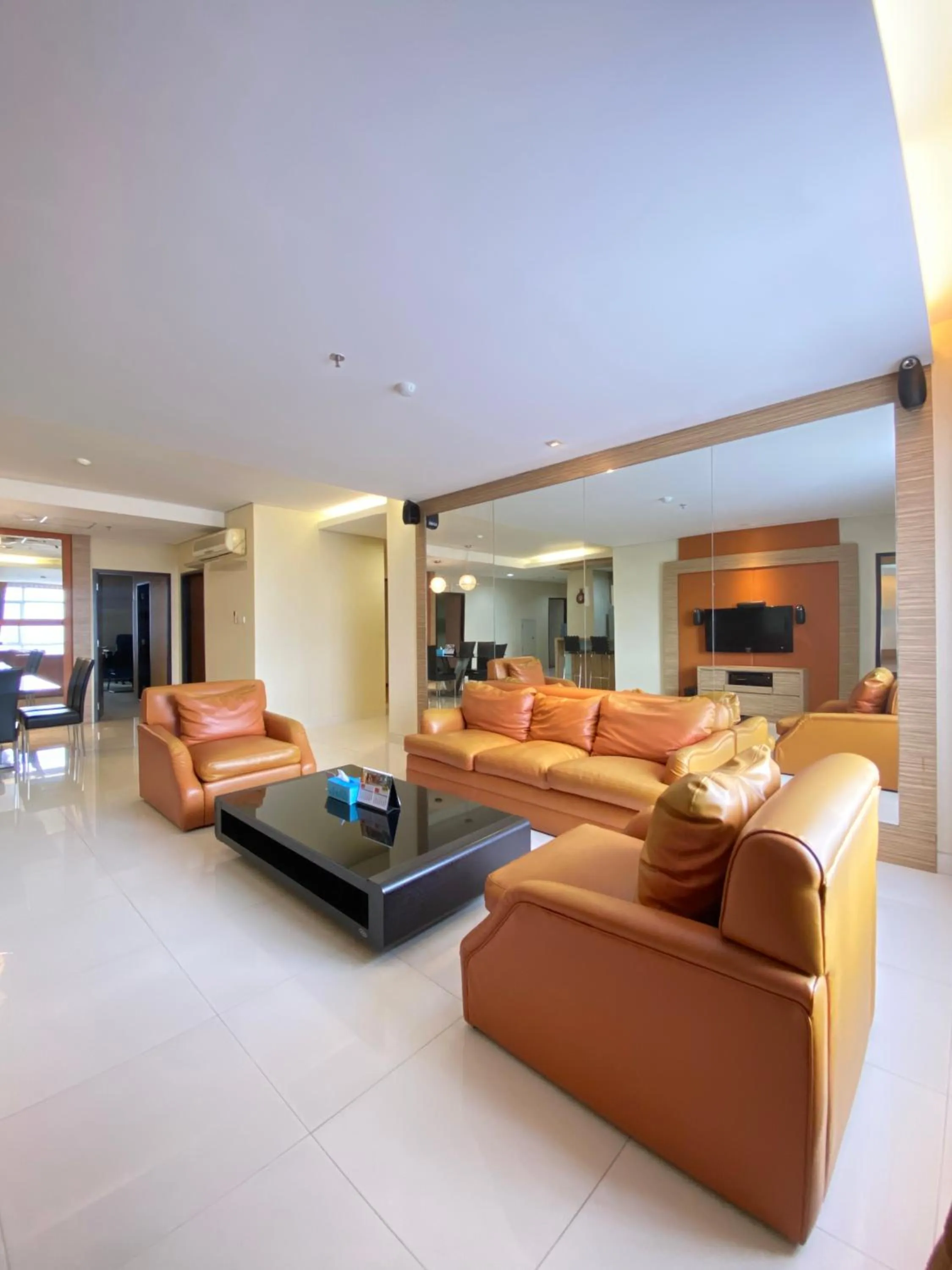 Living room in Grand Pasundan Convention Hotel
