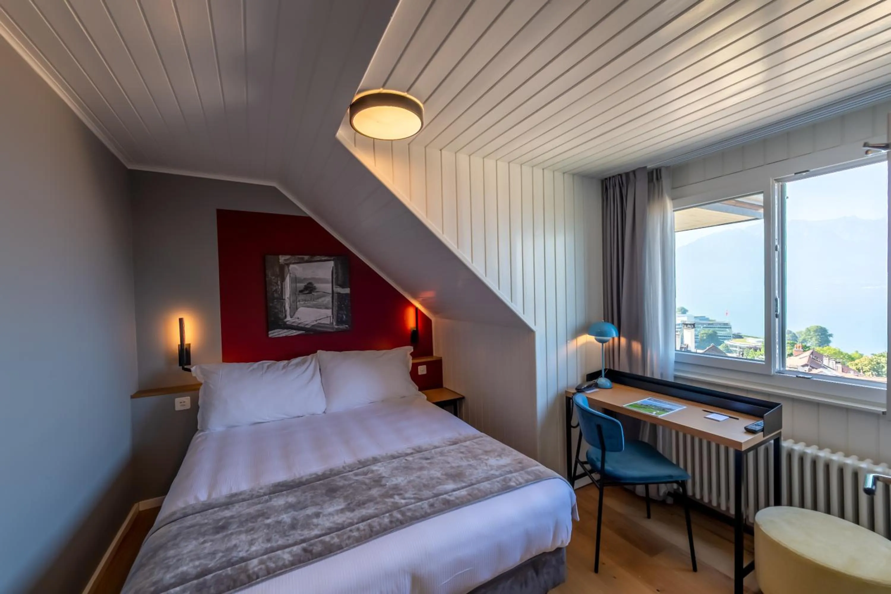 Bedroom, Bed in Châtonneyre Hotel & Restaurant