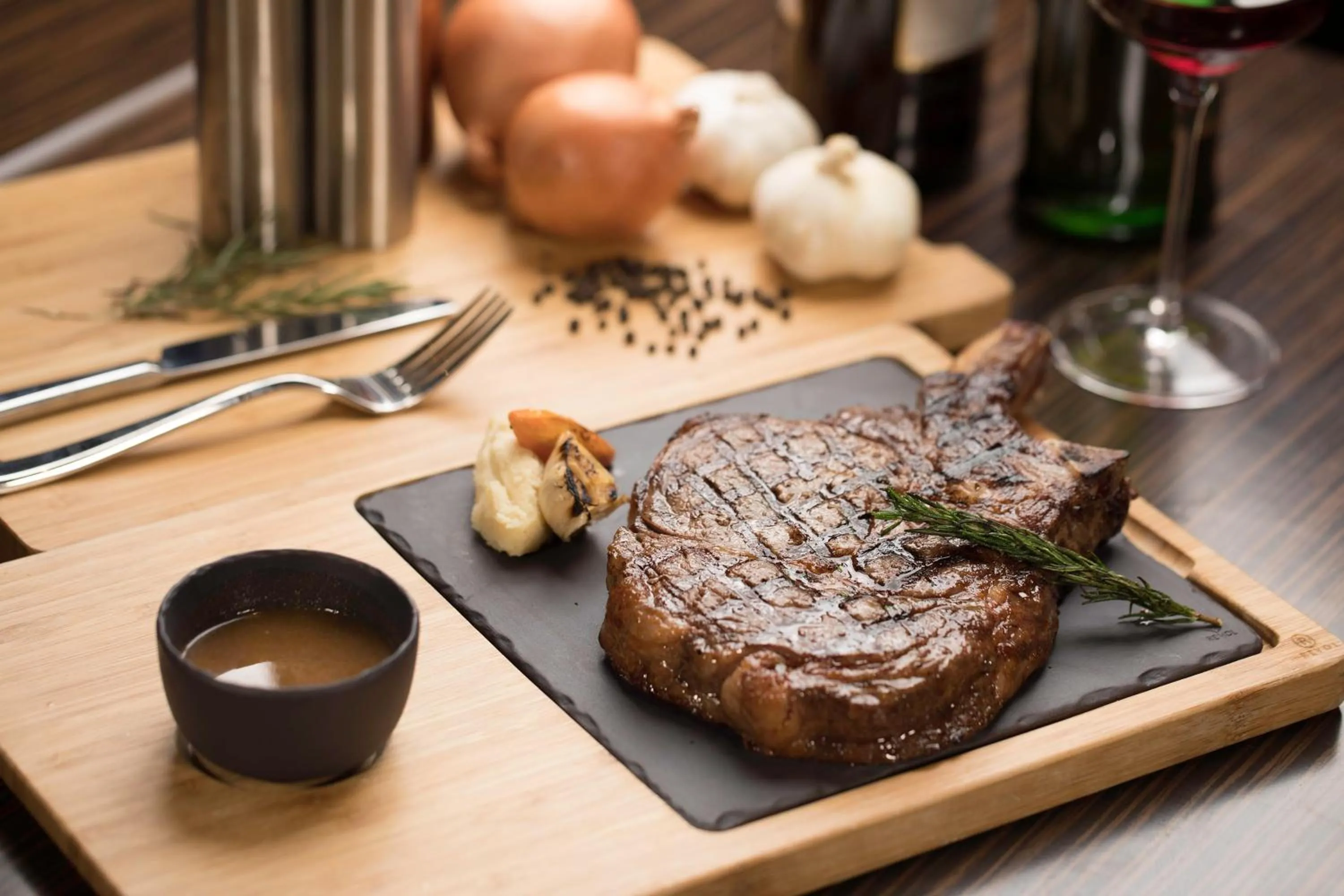 Restaurant/places to eat in bai Hotel Cebu