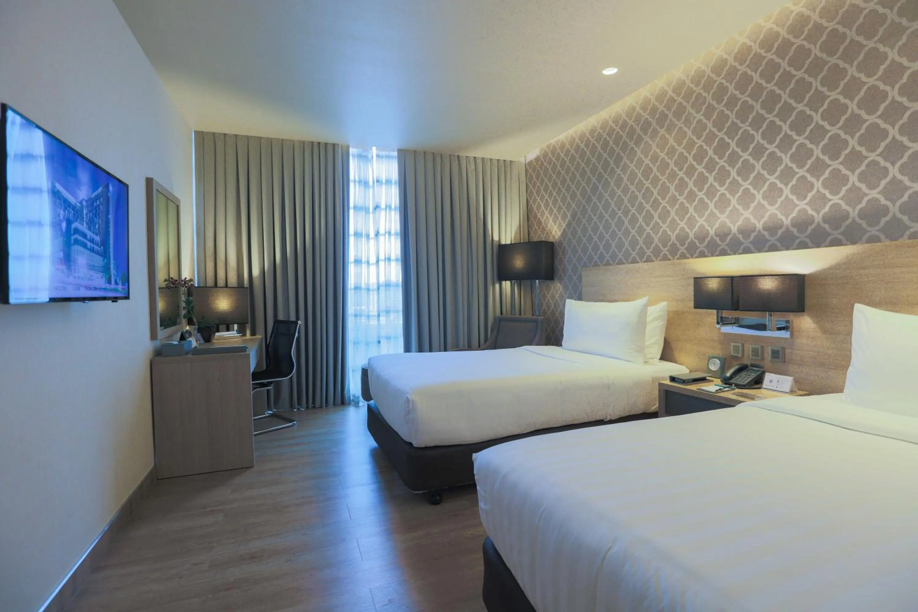 Photo of the whole room, Bed in bai Hotel Cebu
