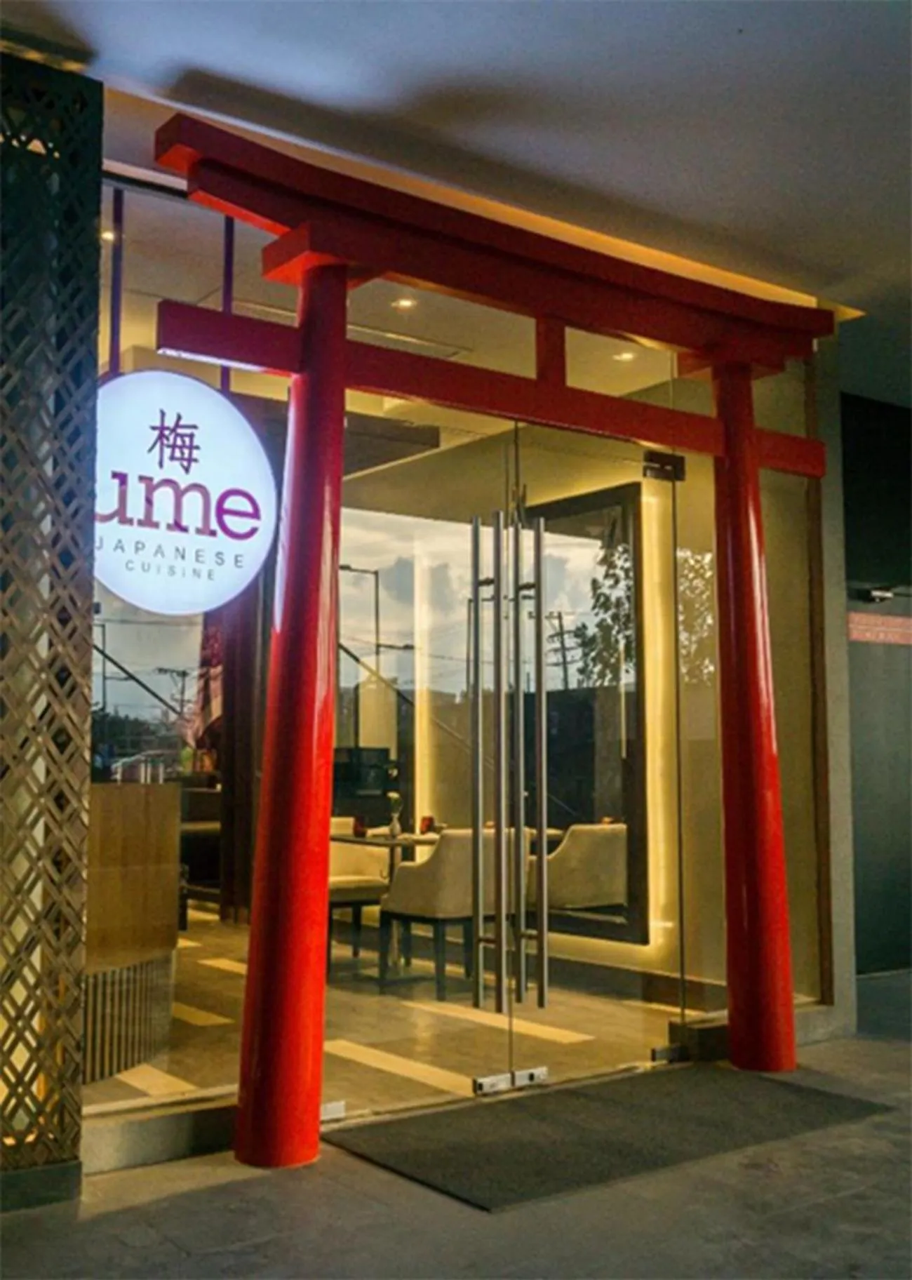 Restaurant/places to eat in bai Hotel Cebu