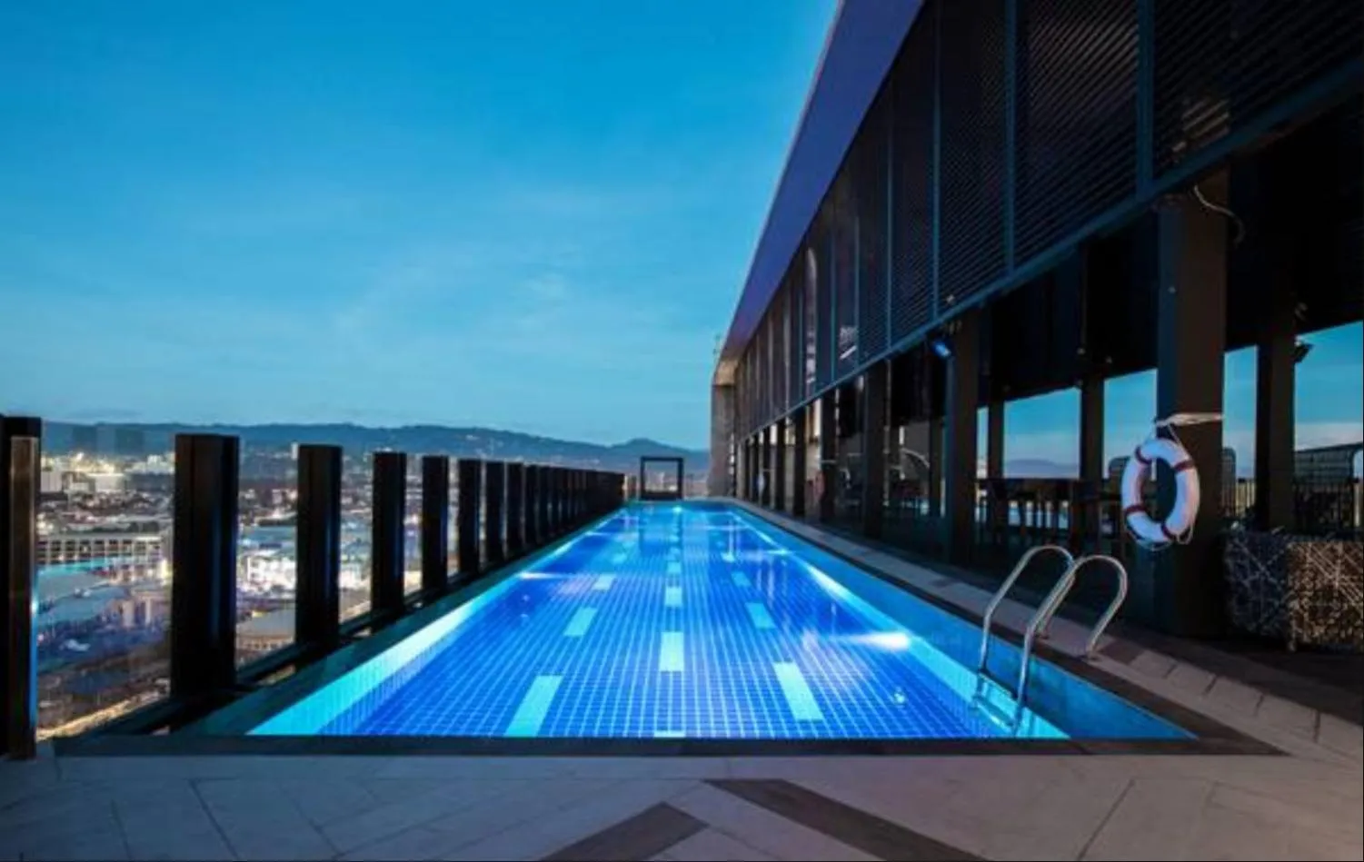 Swimming pool in bai Hotel Cebu