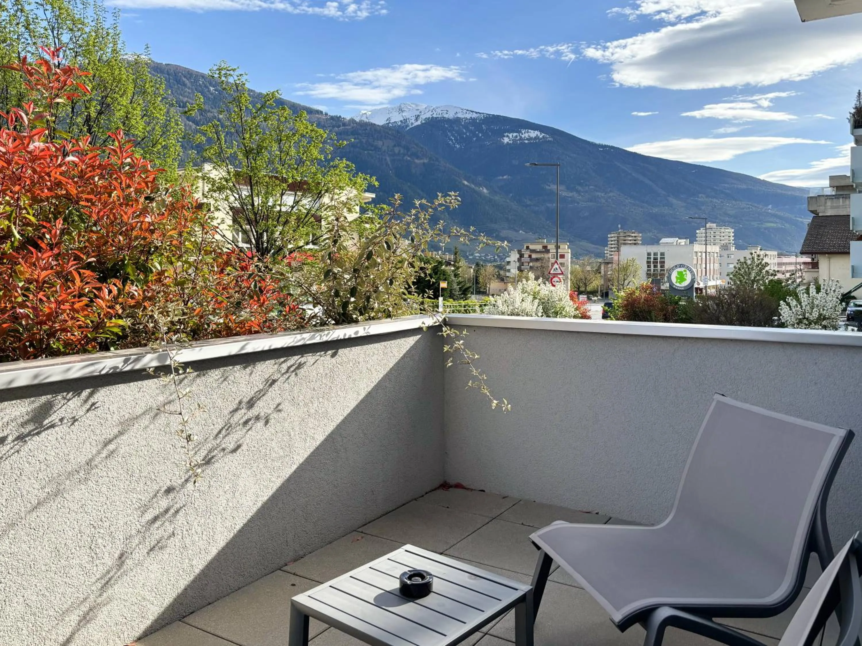 Balcony/Terrace in Nonanteneuf appart hōtel Sierre - contactless check-in