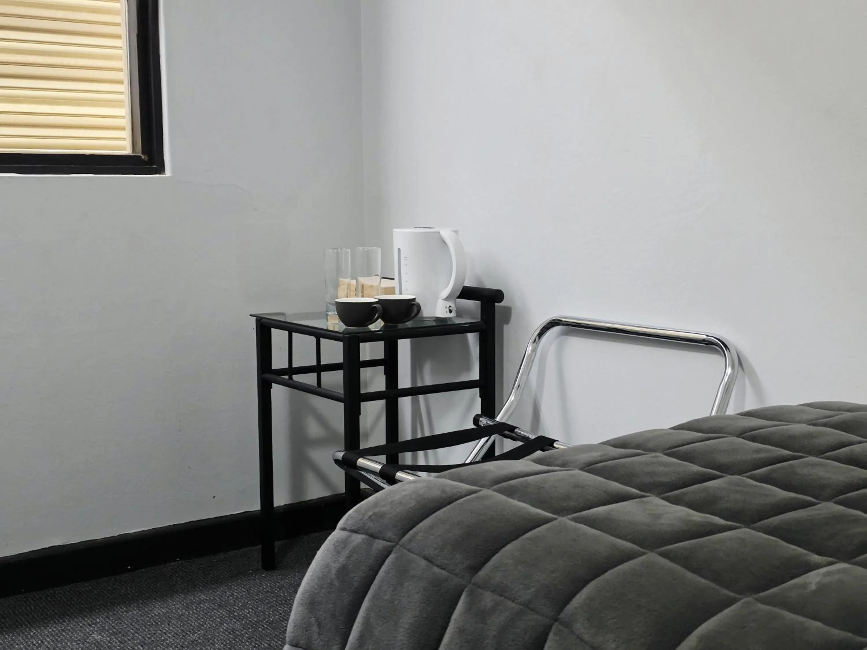 Coffee/tea facilities, Bed in Panania Hotel Sydney
