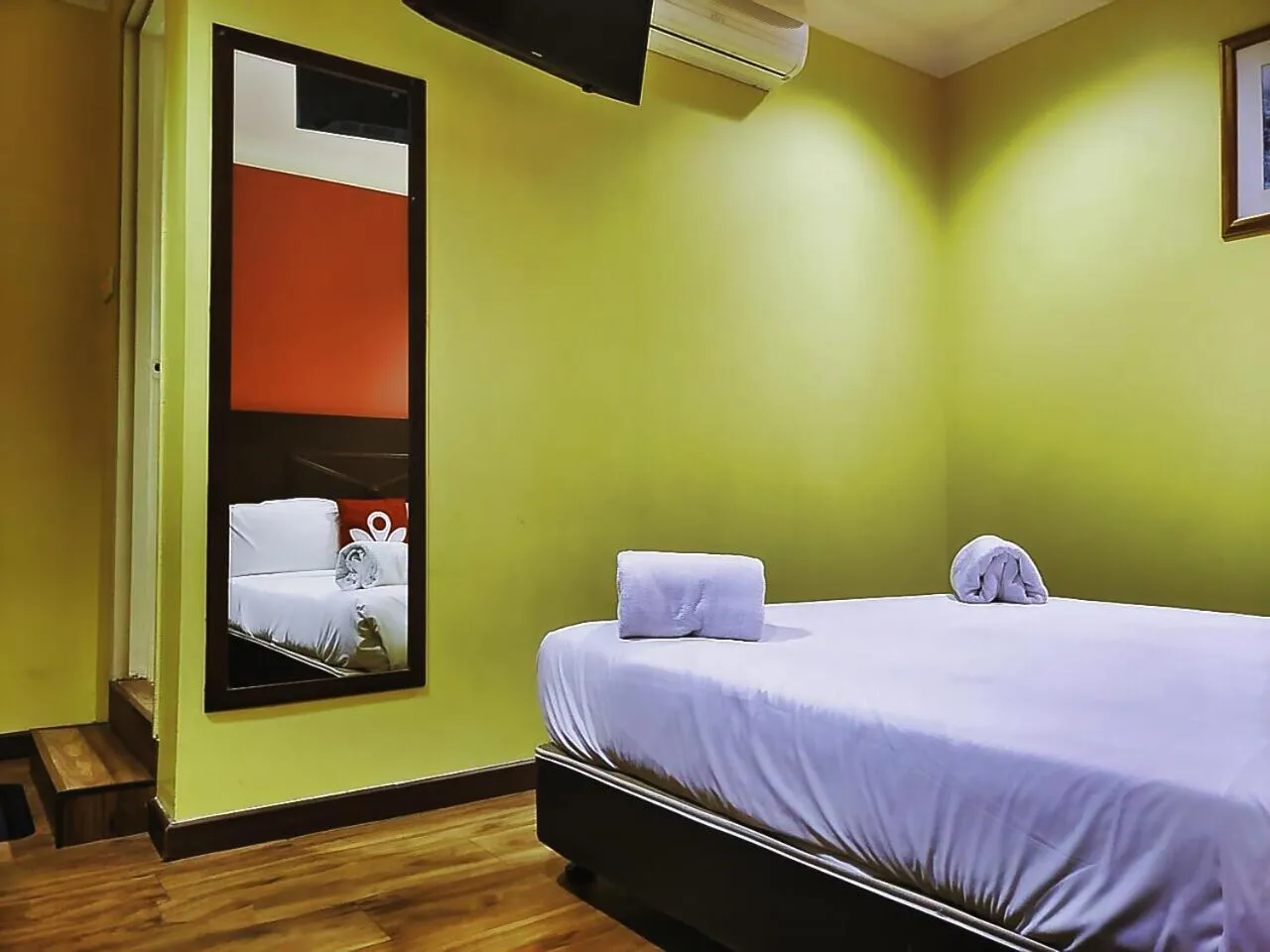 air conditioner, Bed in Hotel Sunjoy9 Bandar Sunway