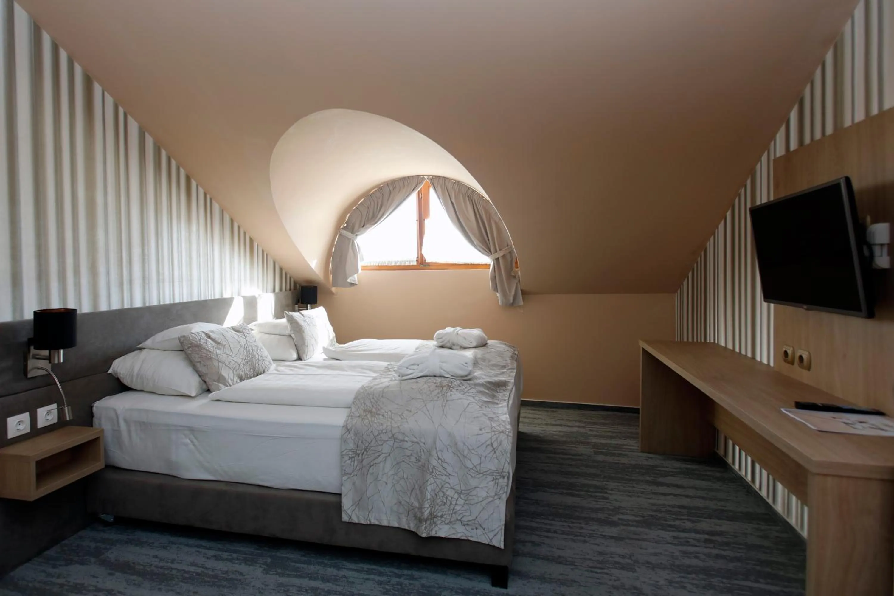 Photo of the whole room, Bed in Wellness Hotel Laroba