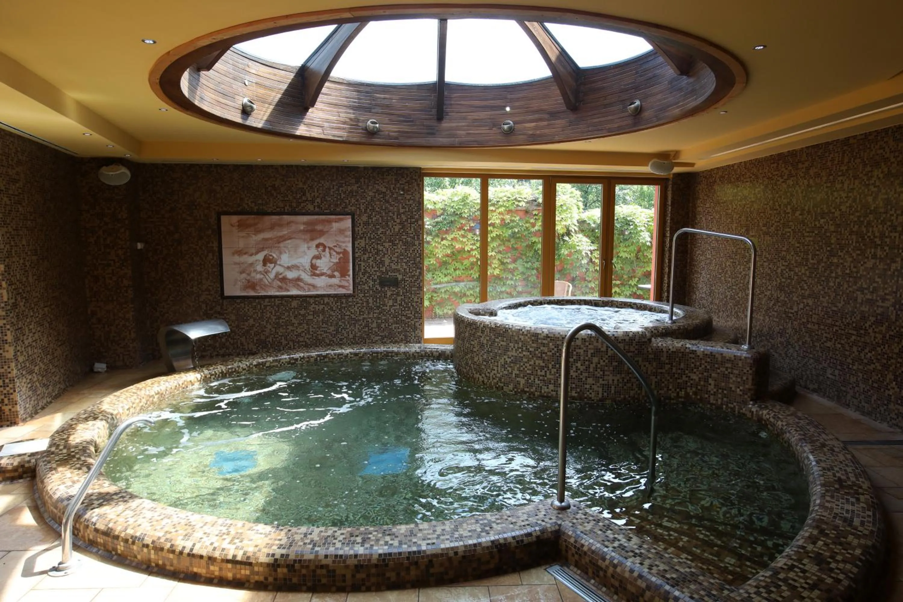 Swimming pool in Wellness Hotel Laroba