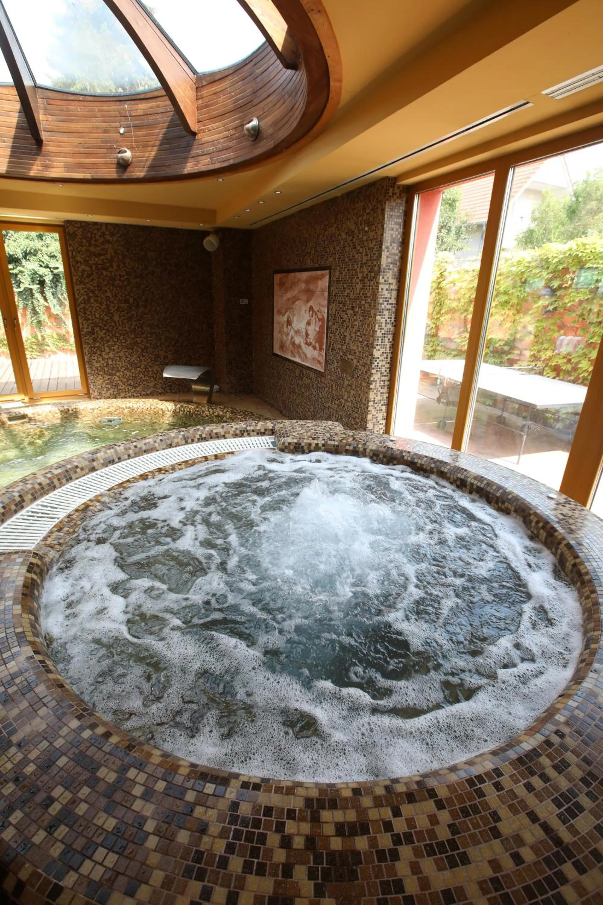 Hot Tub in Wellness Hotel Laroba