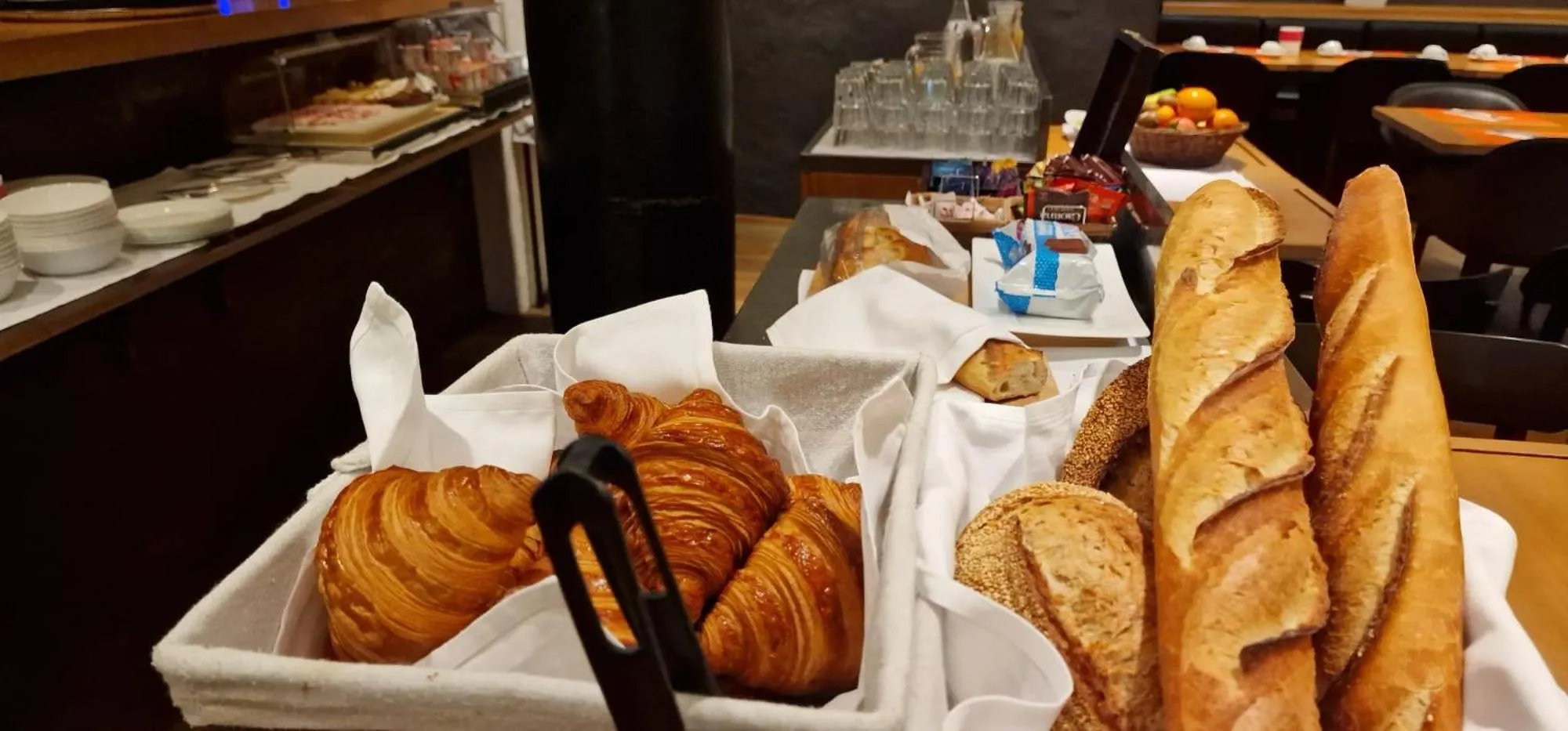 Breakfast in Les Negociants