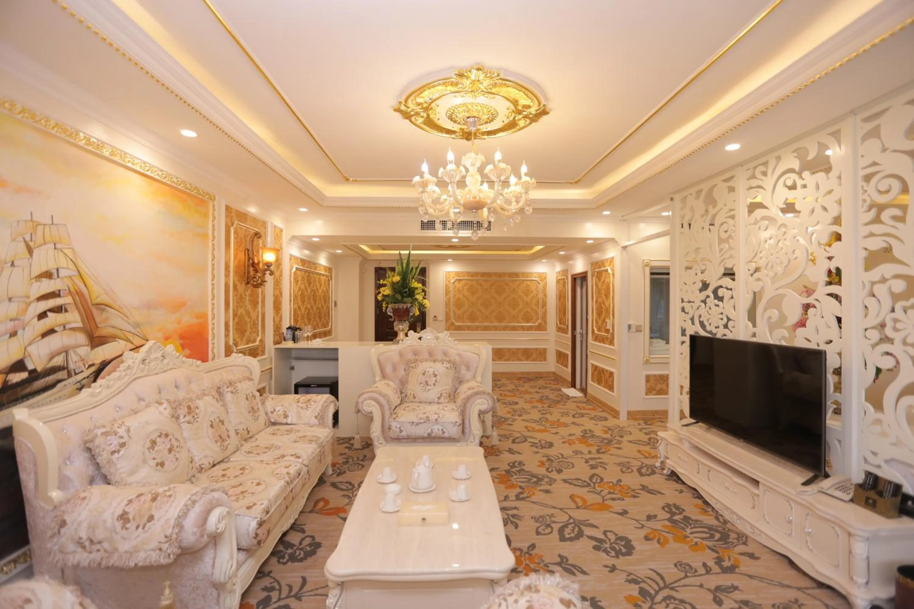 Night in Lao Cai Royal Hotel