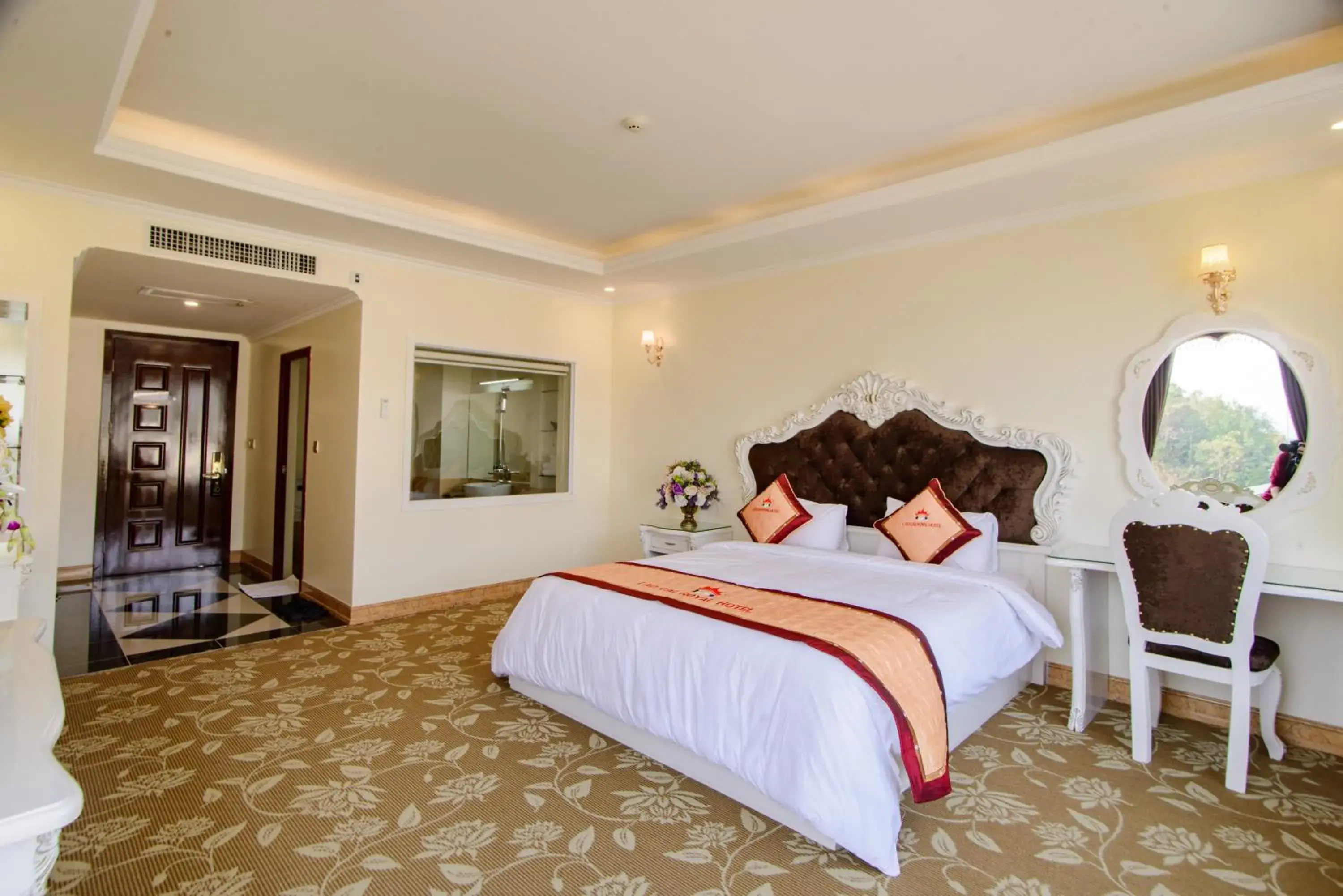 Photo of the whole room, Bed in Lao Cai Royal Hotel Photo of the whole room, Bed in Lao Cai Royal Hotel