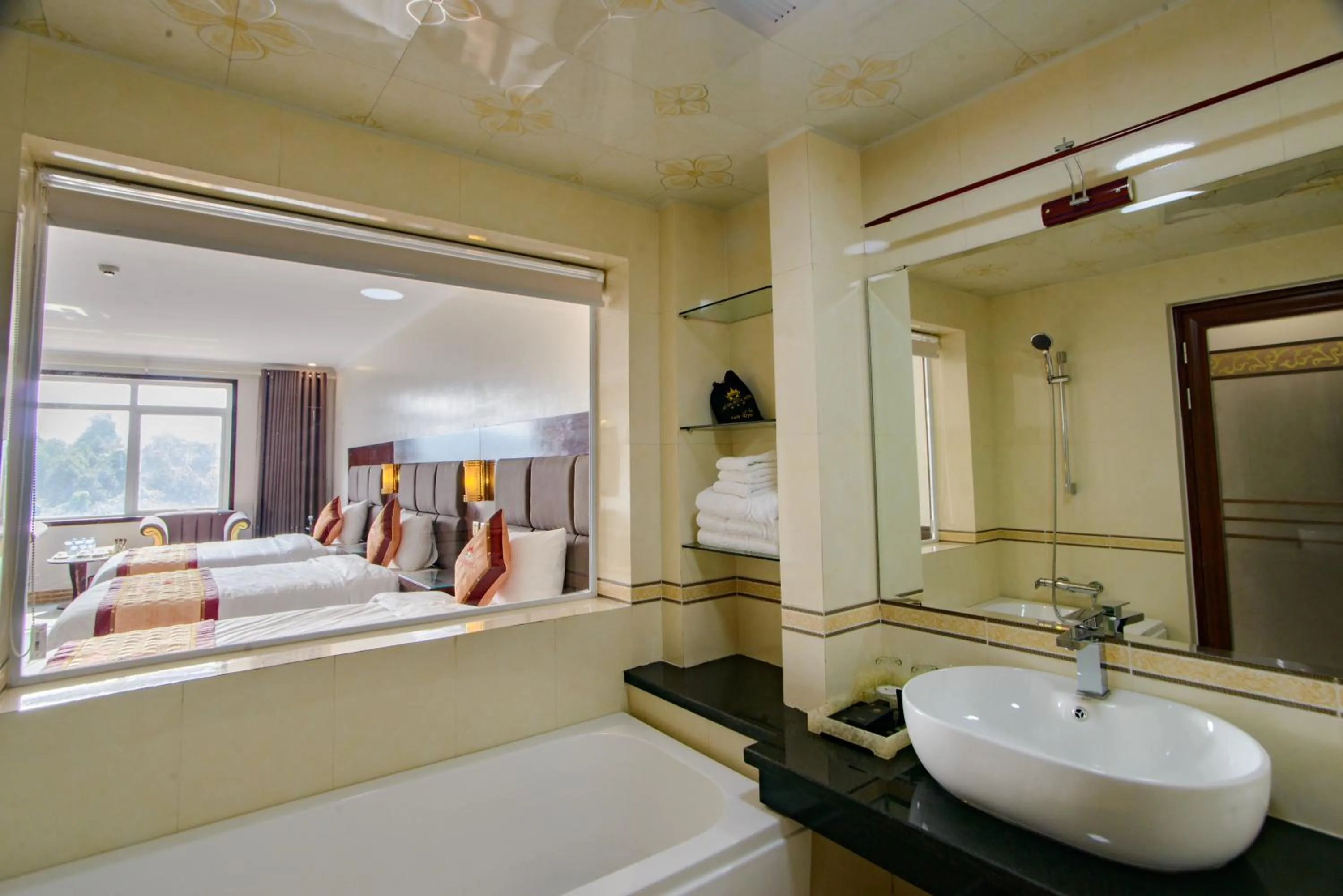 Bathroom, Bed in Lao Cai Royal Hotel