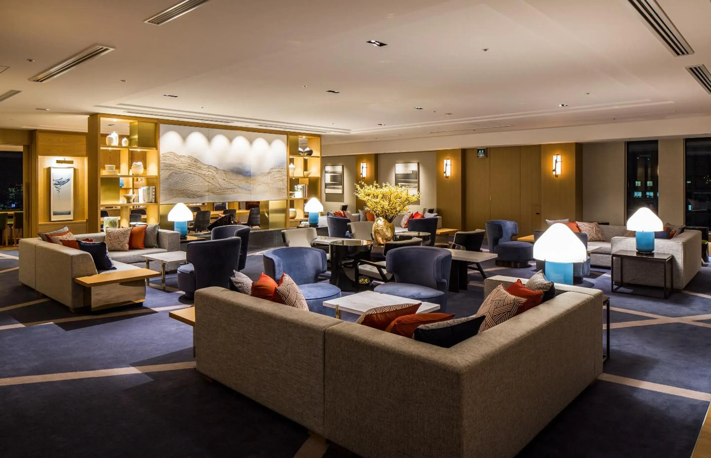 Lounge or bar in Keio Plaza Hotel Tokyo Premier Grand Lounge or bar in Keio Plaza Hotel Tokyo Premier Grand