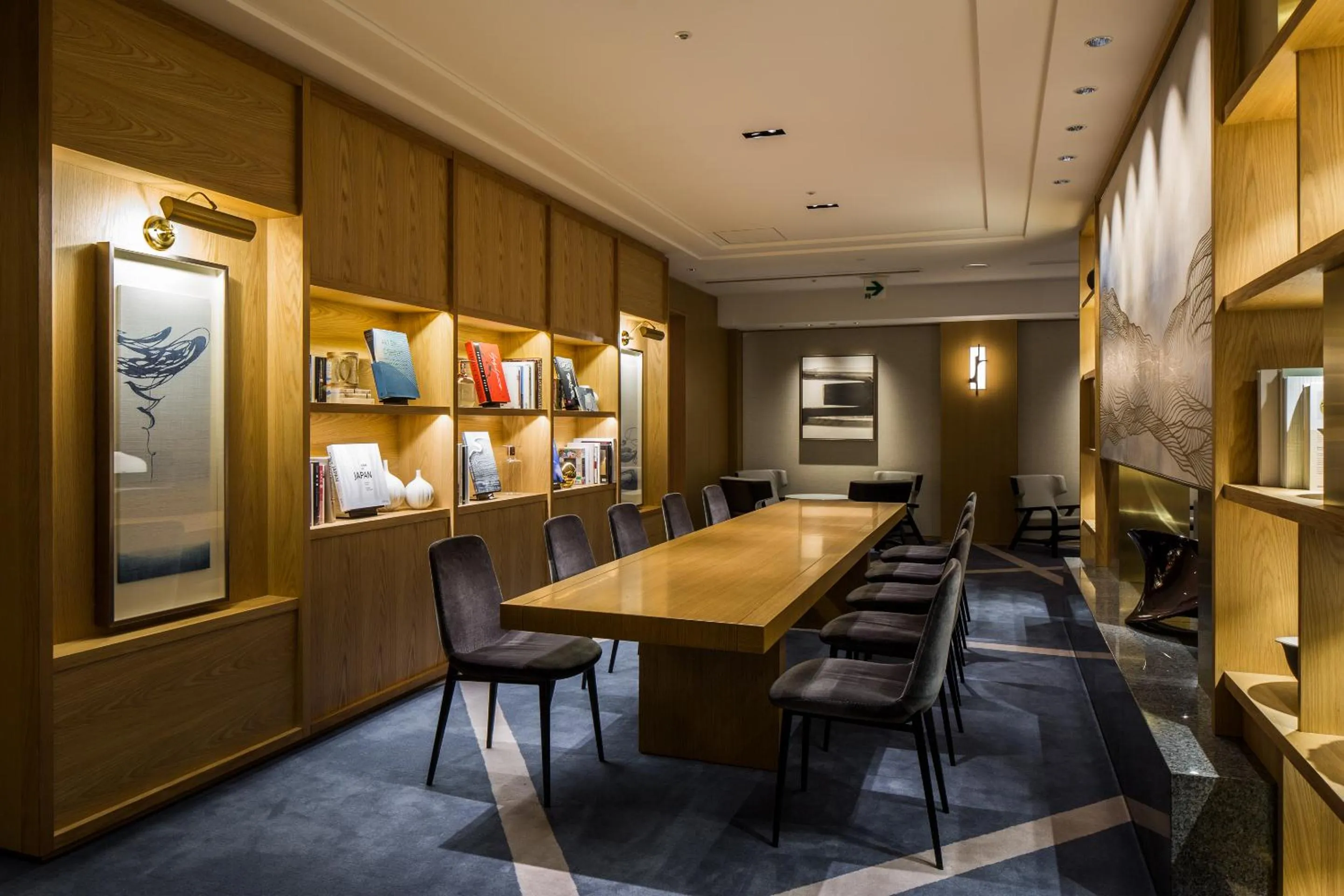 Lounge or bar in Keio Plaza Hotel Tokyo Premier Grand