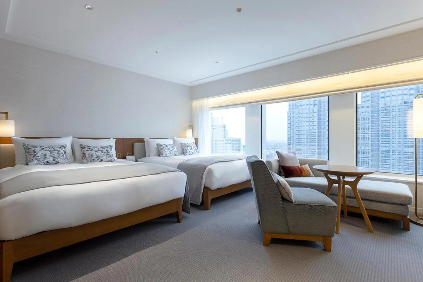 Photo of the whole room, Bed in Keio Plaza Hotel Tokyo Premier Grand