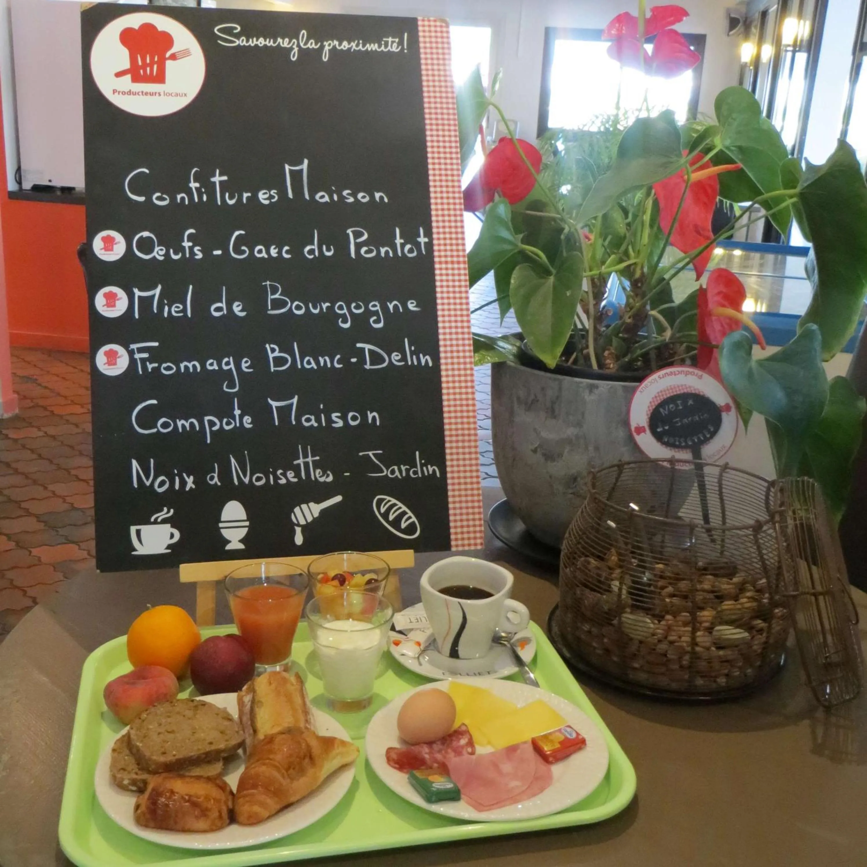 Breakfast in Brit Hotel Dijon Hermes