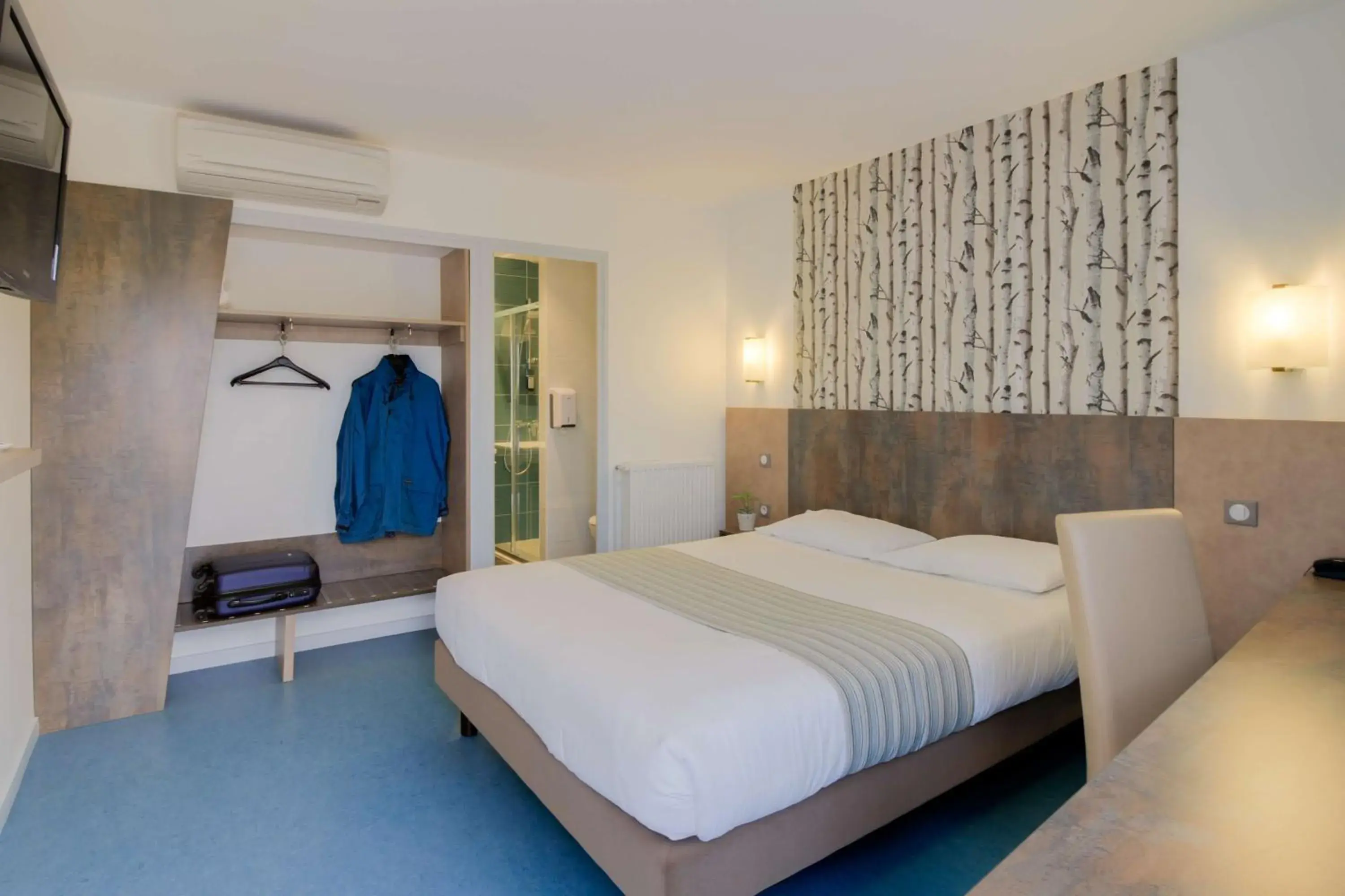 Bedroom, Bed in Brit Hotel Dijon Hermes Bedroom, Bed in Brit Hotel Dijon Hermes