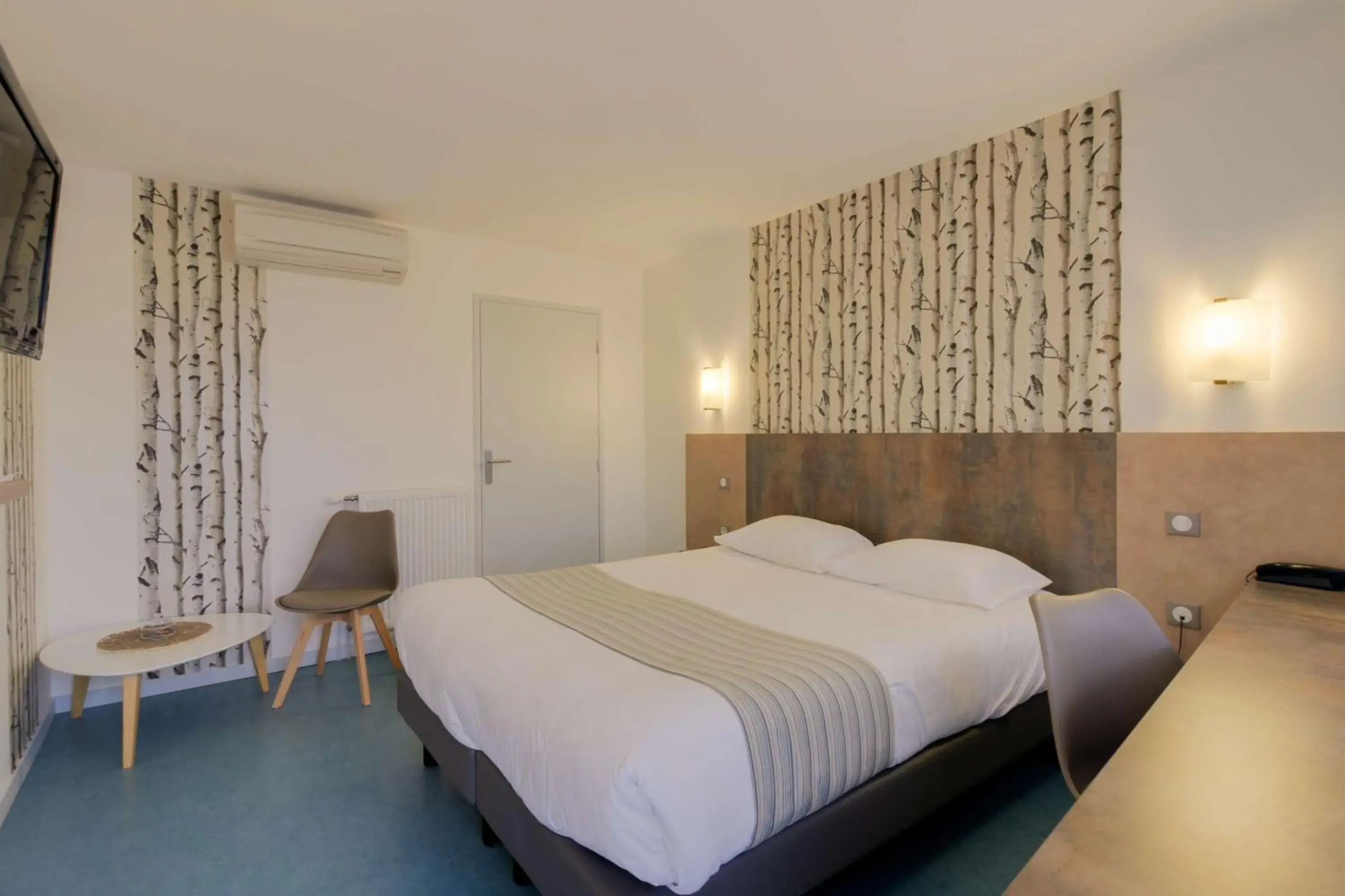 Bedroom, Bed in Brit Hotel Dijon Hermes Bedroom, Bed in Brit Hotel Dijon Hermes