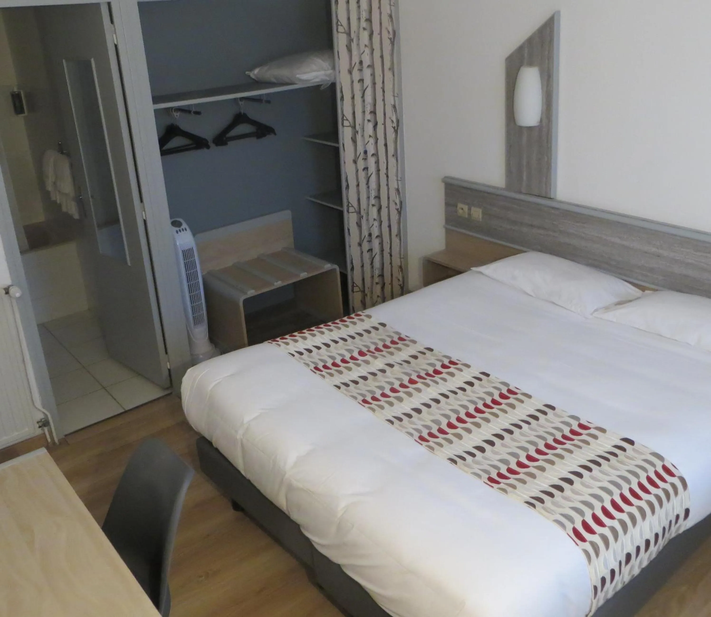 Bed in Brit Hotel Dijon Hermes