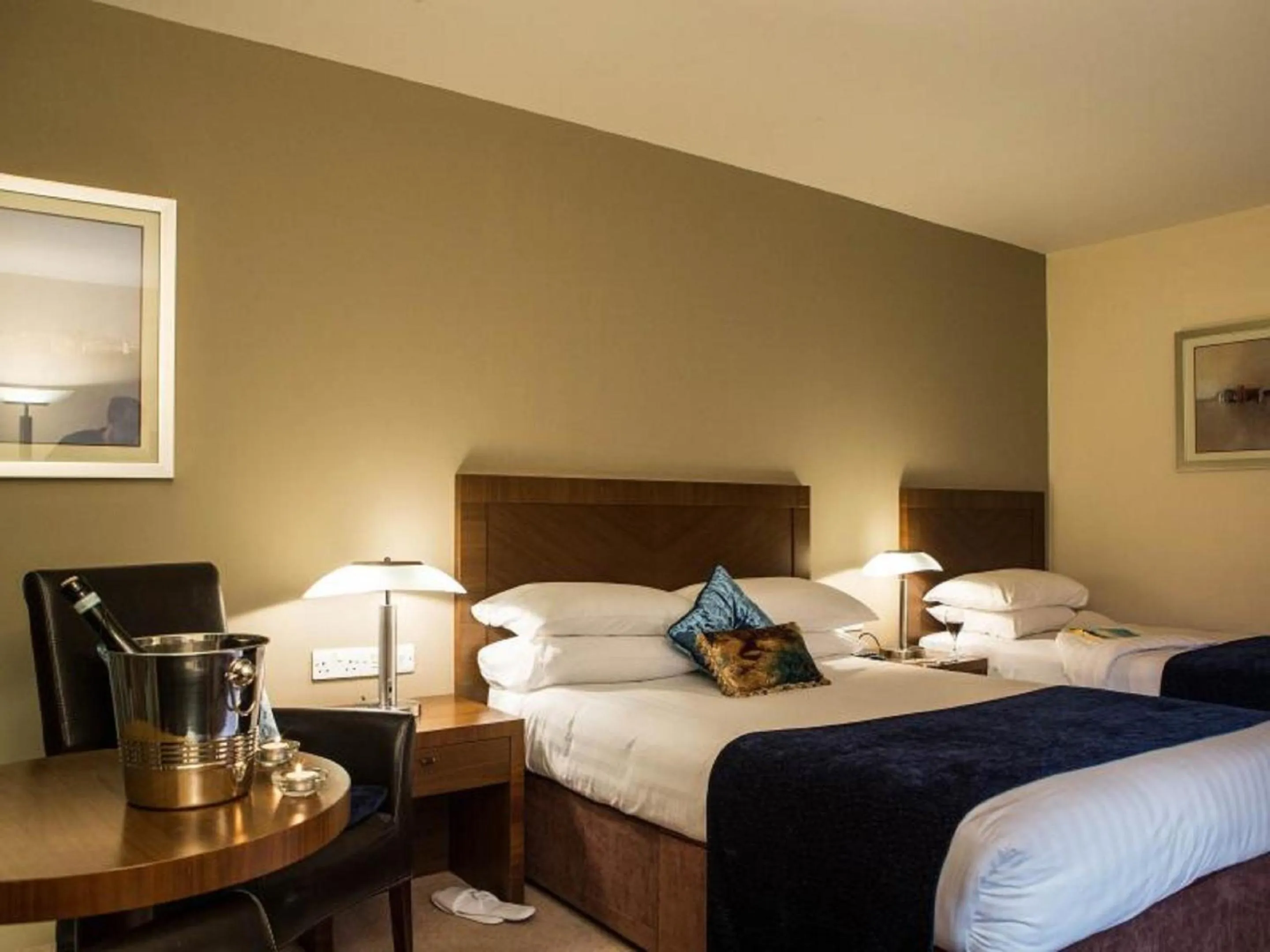 Bedroom, Bed in Ballyroe Lodge