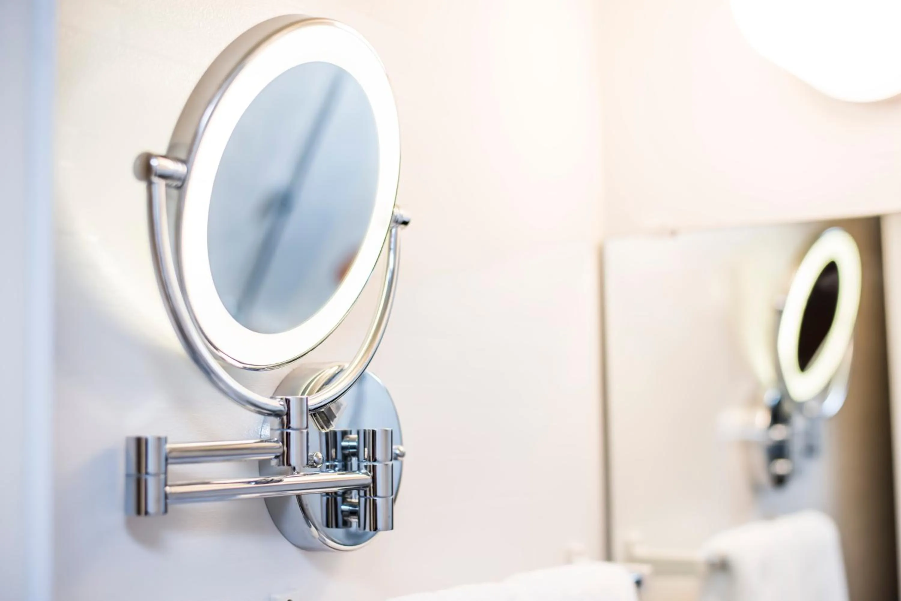 Bathroom in Qingdao MG Hotel l Walking distance to the beach & railway station & St Michaels Cathedral